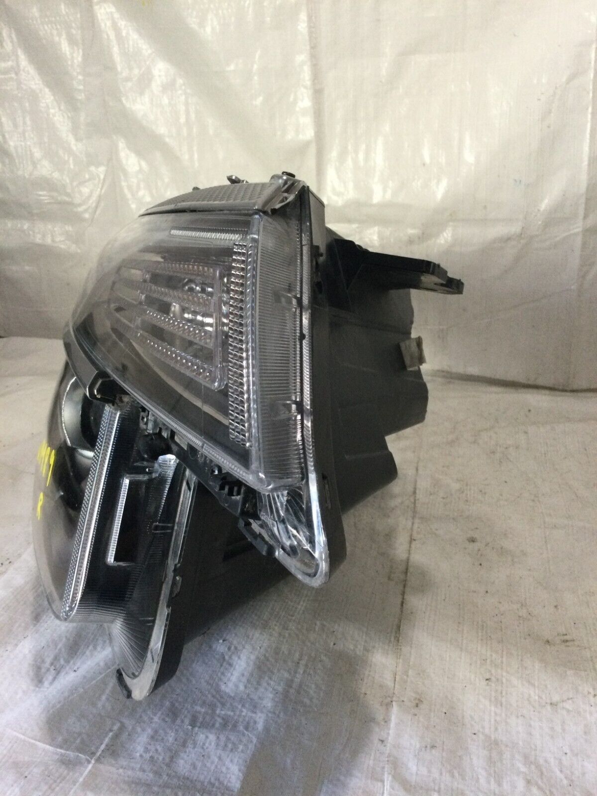 2020-2023 Kia Seltos Halogen/LED Headlight Passenger Right RH Side OEM