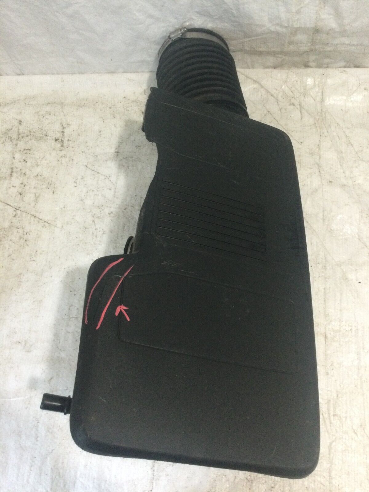 Air Cleaner Outlet Duct OEM 2019 Silverado Sierra 1500 5.3L 84493960 ( DAMAGED )