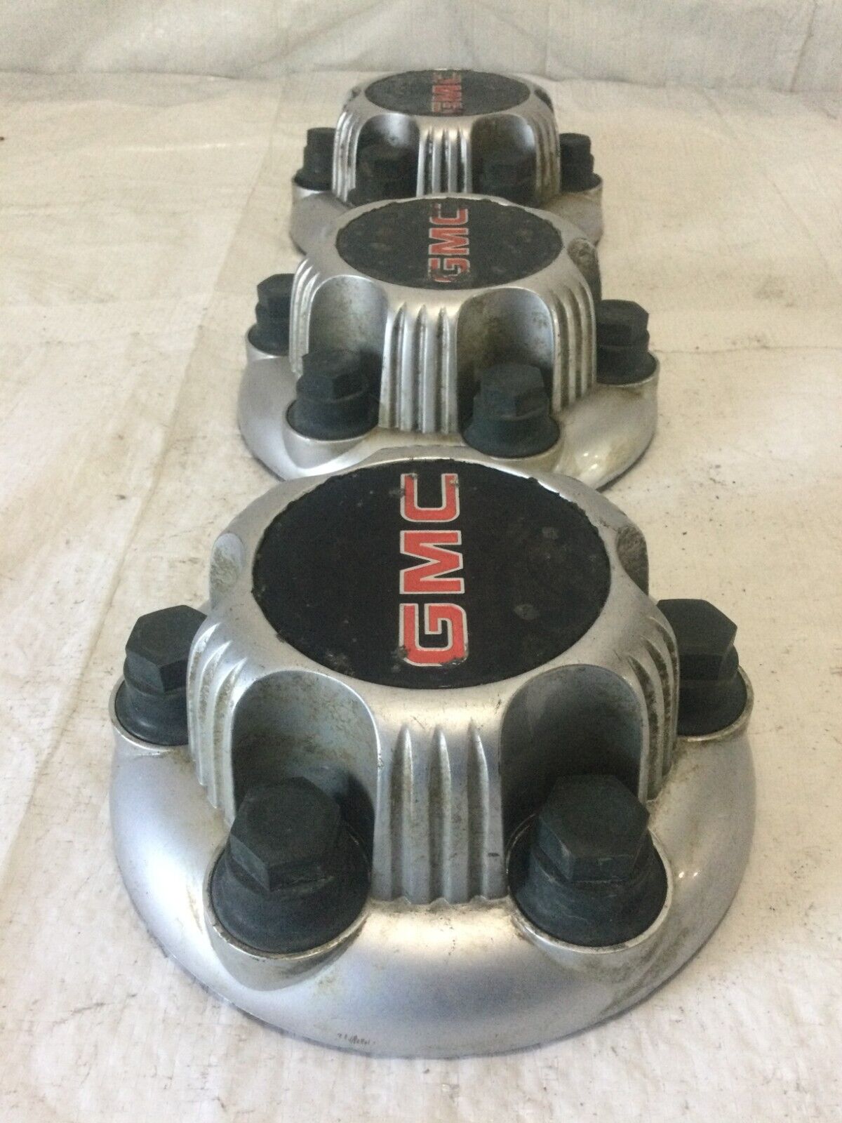 Set of 3 1999-2007 GMC Sierra 1500 6-Lug Center Caps Hubcaps OEM