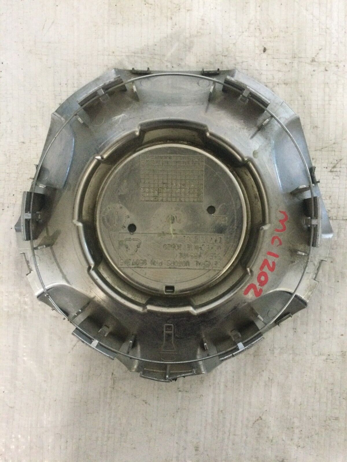 Chevy Wheel Hub Center Cap 9596341 Silverado Silverado Tahoe Avalanche OEM