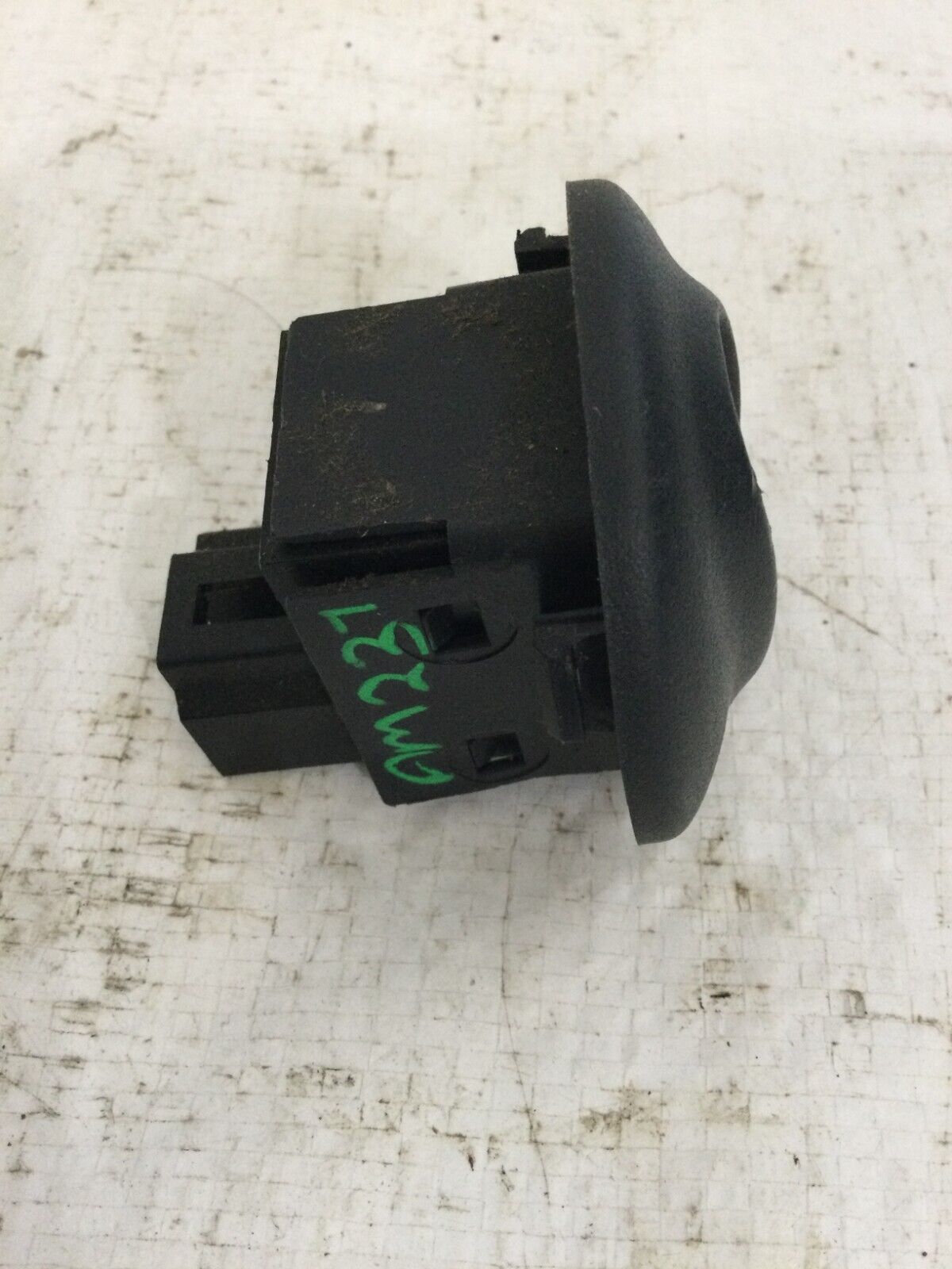 Rear Left Window Switch with Bezel 2003-2005 Ram 1500 2500 3500 OEM 56007695AC