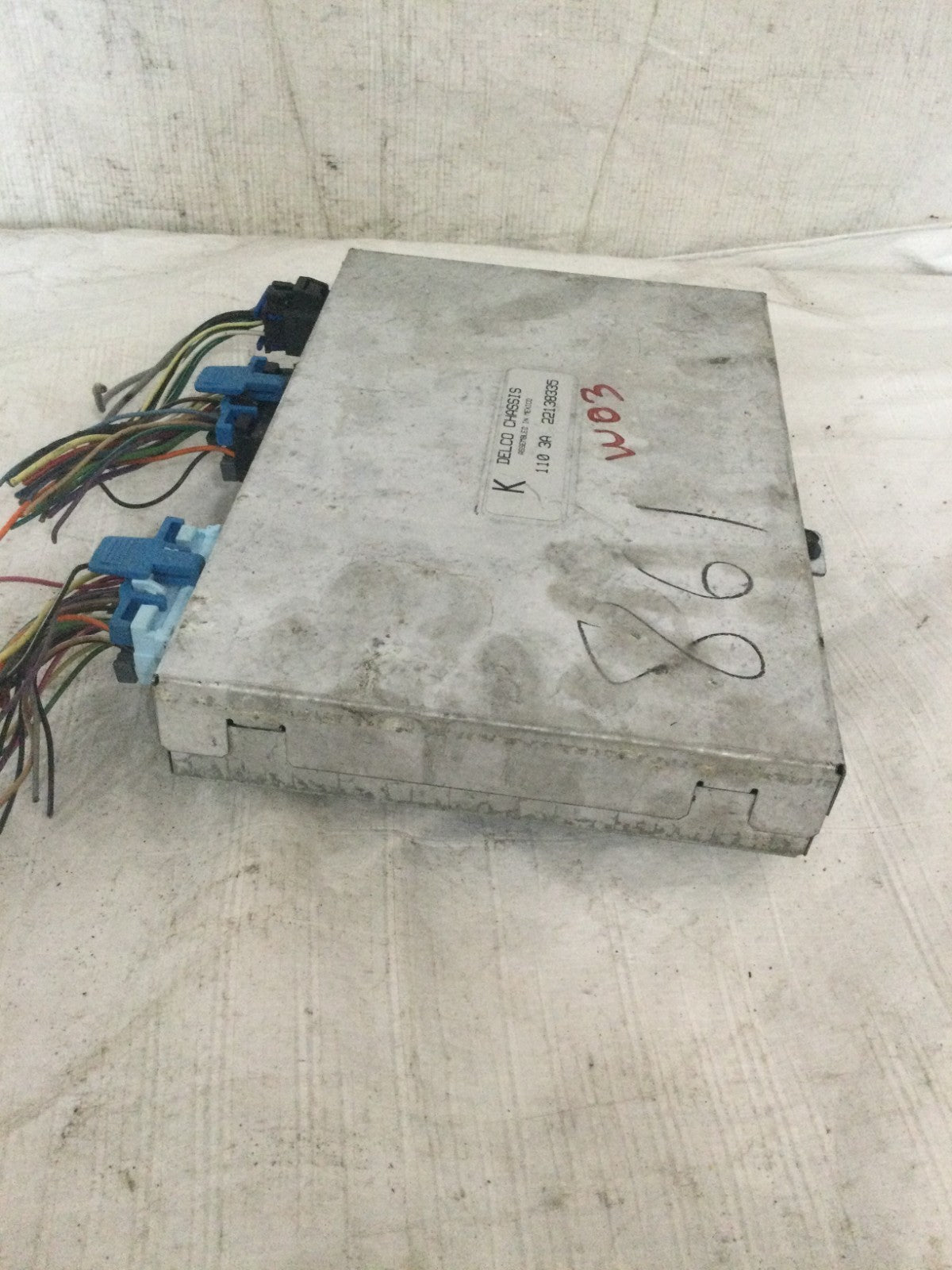 1997 Cadillac Seville Suspension Control Module OEM 22138335