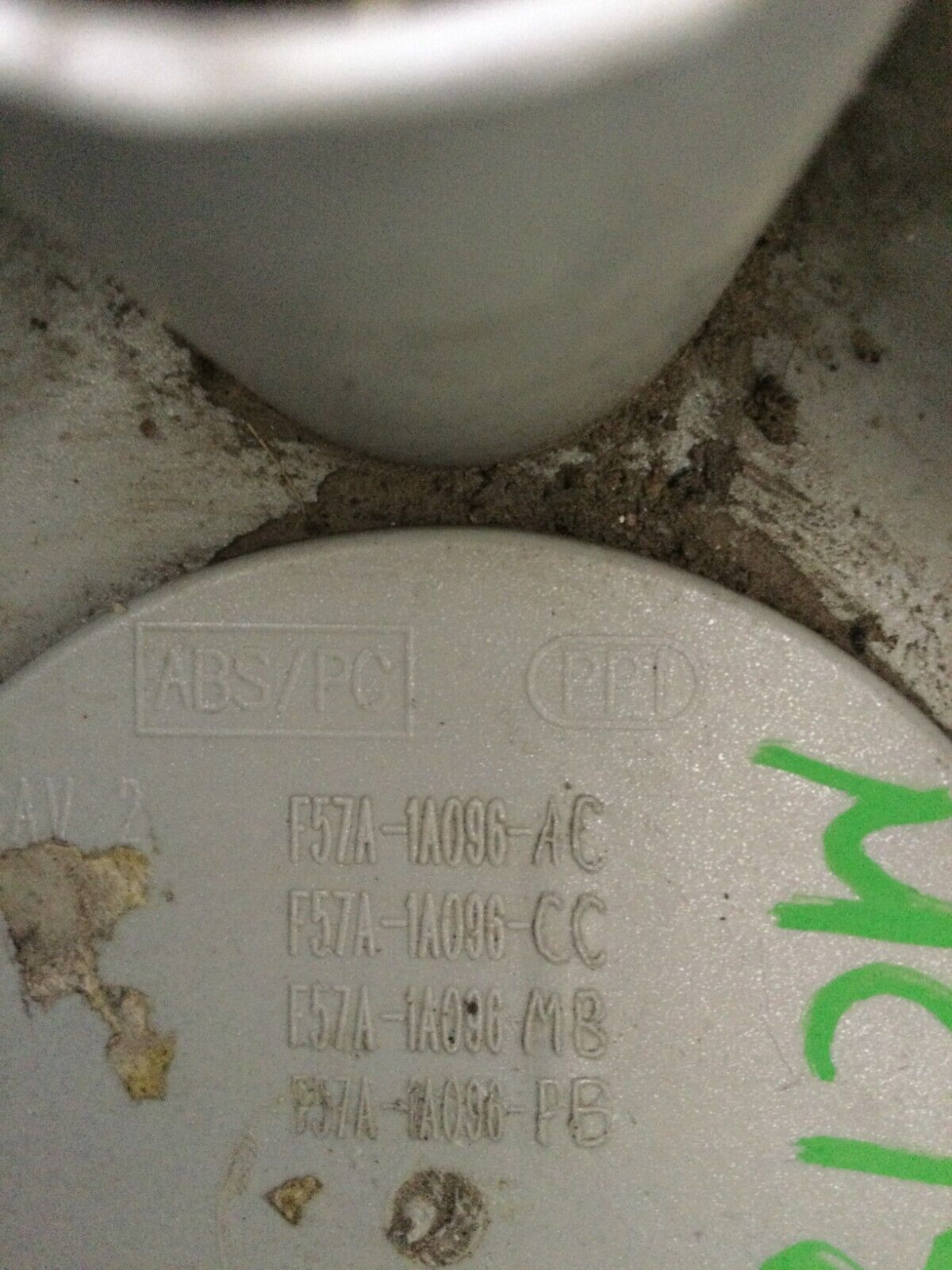 1993-2004 Ford Ranger Explorer Wheel Center Cap F57A-1A096-AC OEM