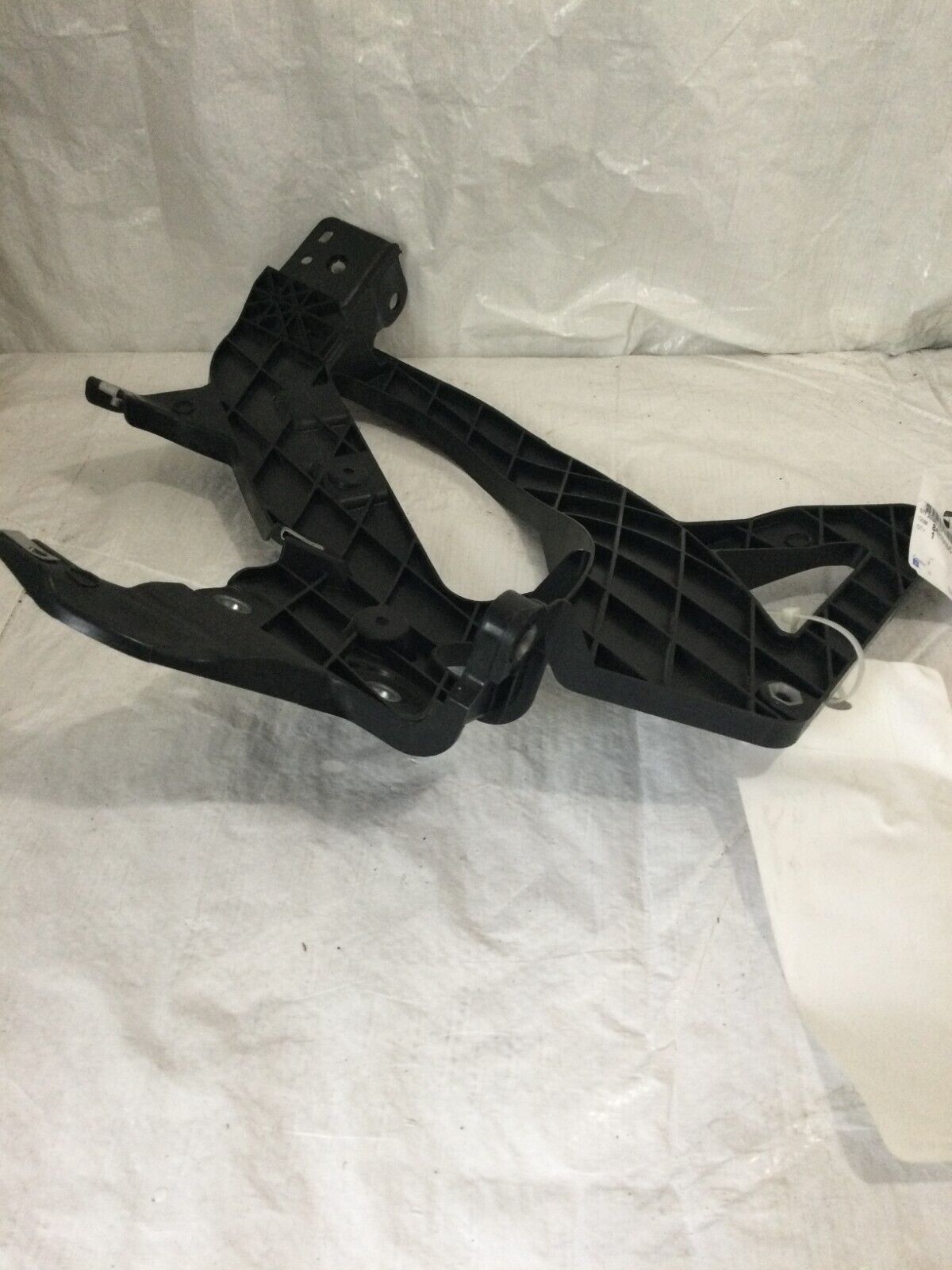 Chevrolet Silverado 1500 Left LH Side Bumper Impact Bracket 2019-2022 84219065