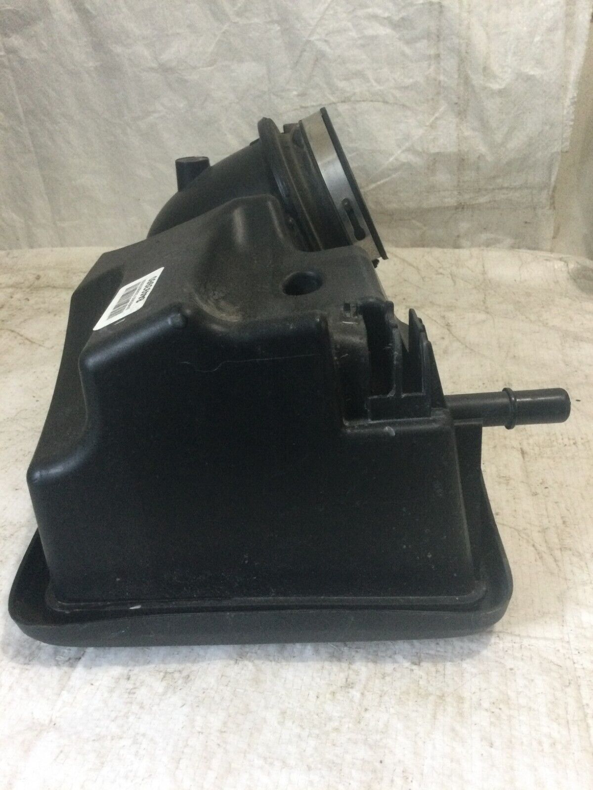 Air Cleaner Outlet Duct OEM 2019 Silverado Sierra 1500 5.3L 84493960 ( DAMAGED )