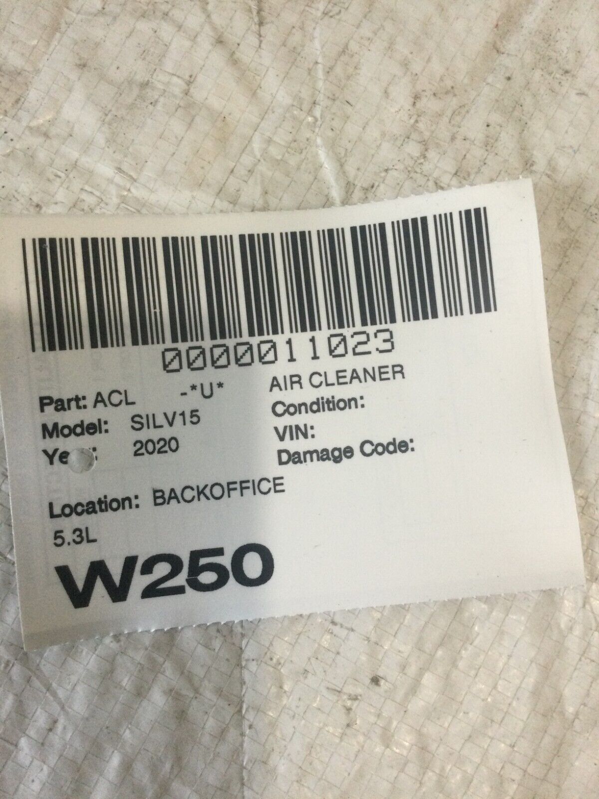 Air Cleaner Outlet Duct OEM 2019 Silverado Sierra 1500 5.3L 84493960 ( DAMAGED )