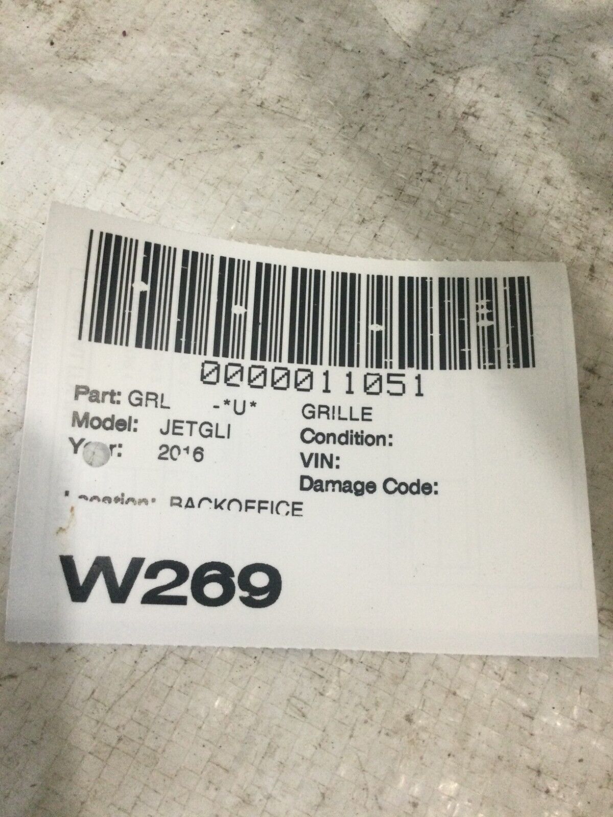 2016 Volkswagen Jetta GLI Grille Grill OEM ( Damage is Marked 2nd Pic )