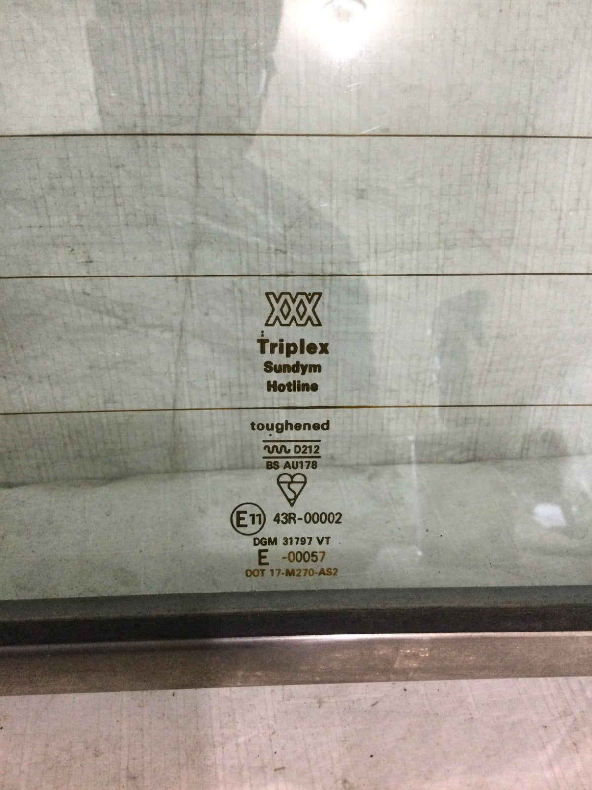 1984 Jaguar XJS Rear  Window Glass OEM 43R-00002