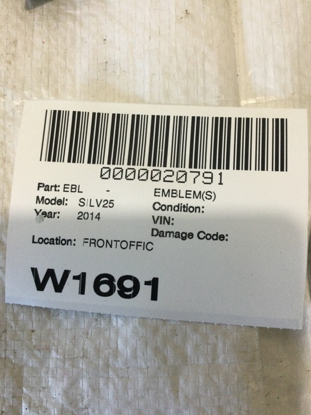 Front Grille Chevrolet Emblem 22829421 OEM 2007-2013 Silverado