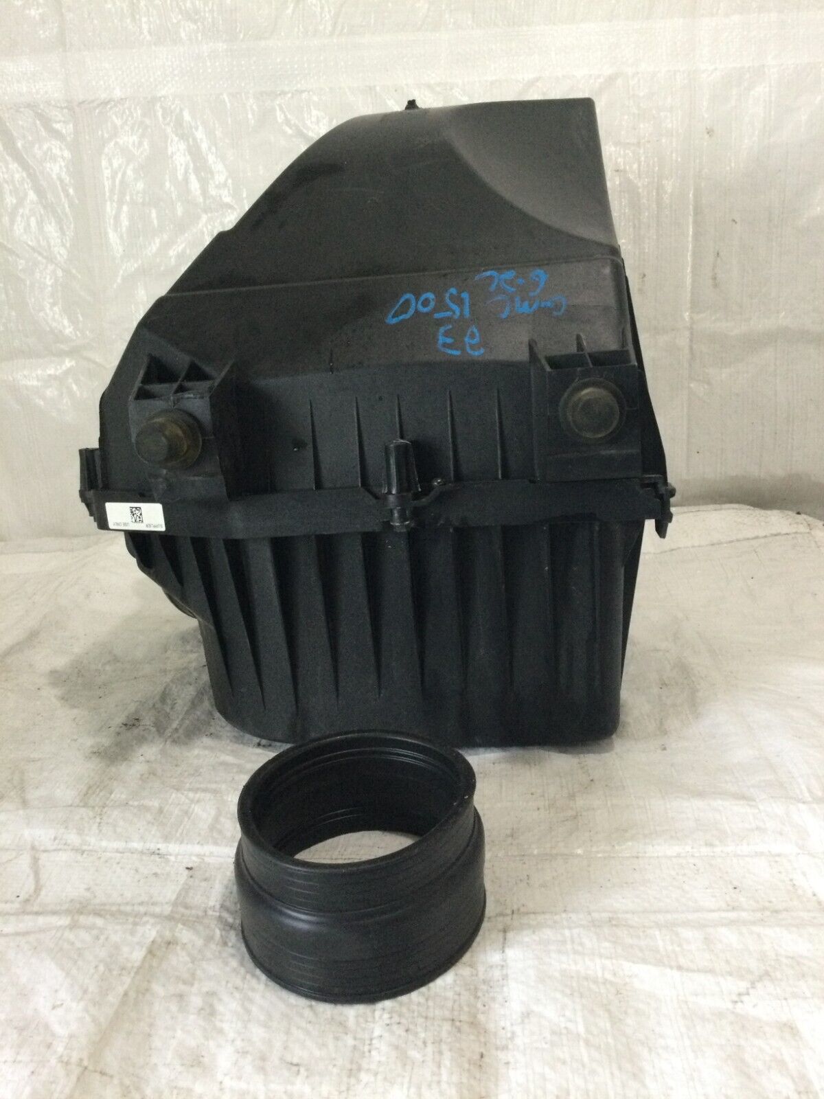 2022-2023 GMC Sierra 1500 6.2L Air Cleaner Filter Box Assembly OEM