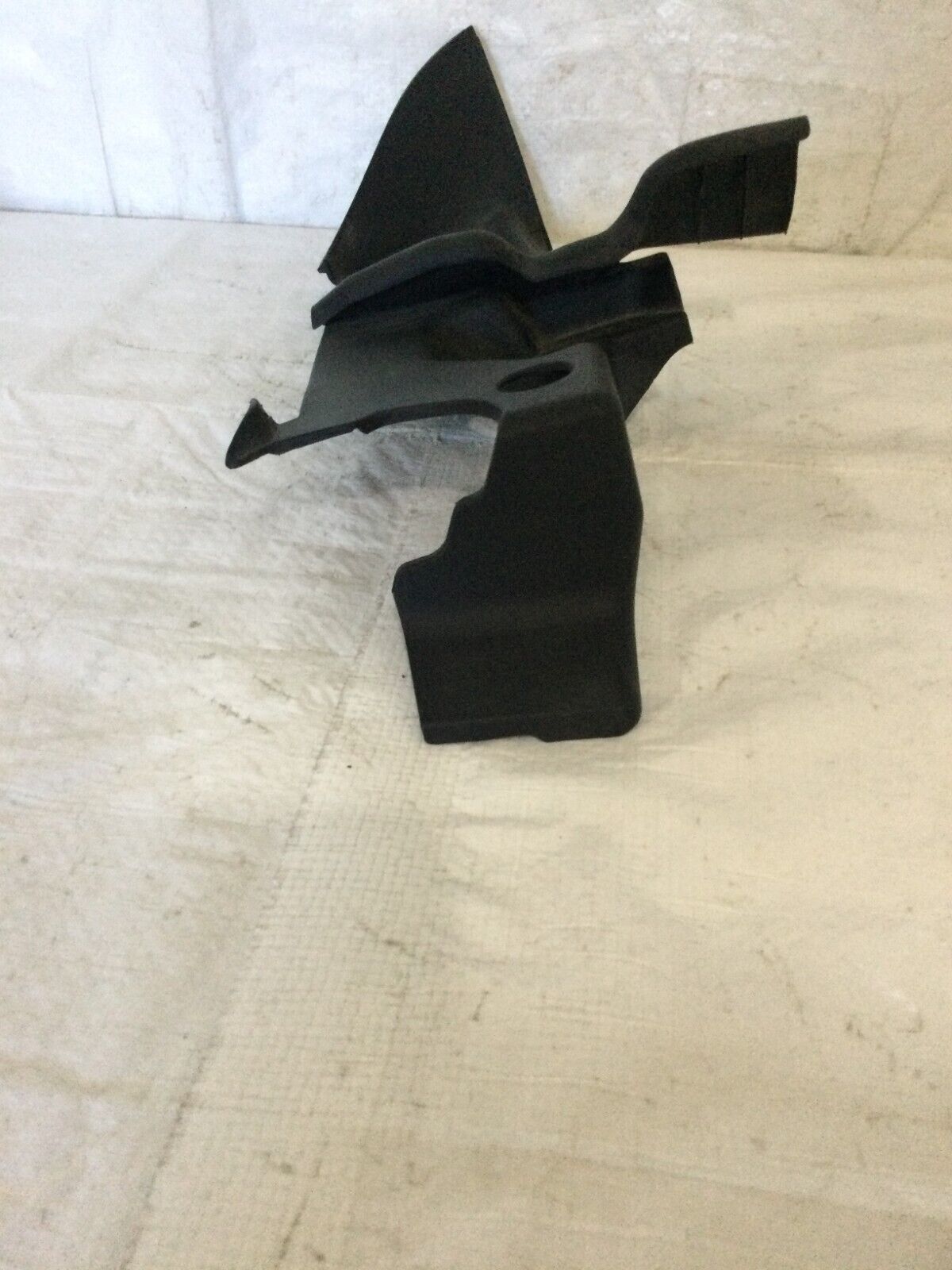 Honda CR-V 13-16 Fender liner part Front right fender lining lower 74206-T0A-50