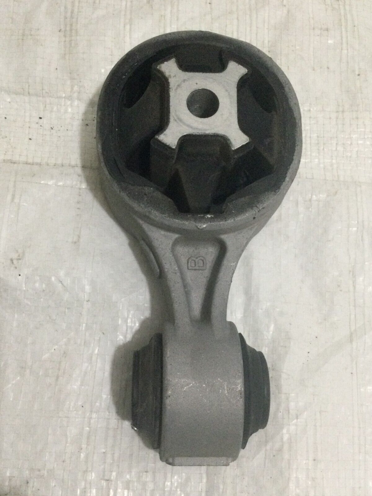 2020 Nissan Rogue Front Right Engine Mount Bracket Torque Arm OEM 2.5L