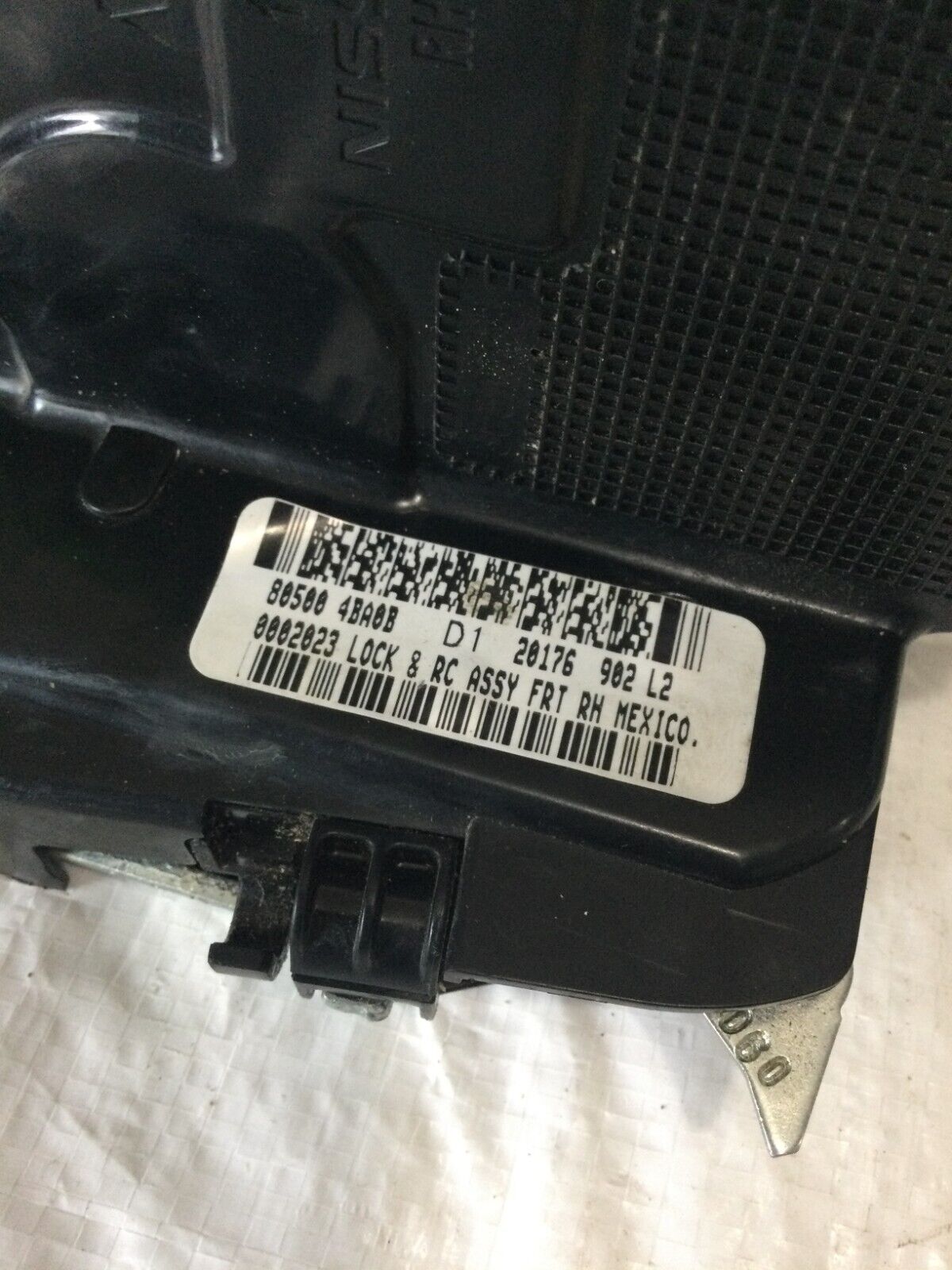 2020 Nissan Rogue Front Right Door Lock Actuator OEM 805004BA0B