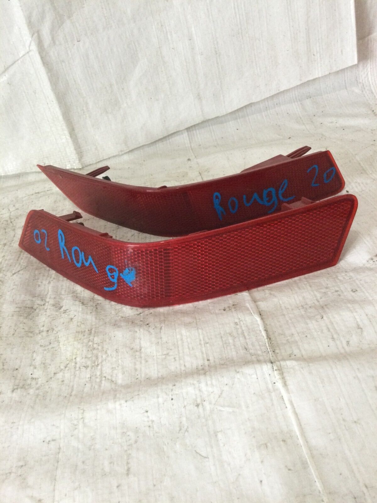 2020 Nissan Rogue Rear Bumper Reflector Left & Right OEM