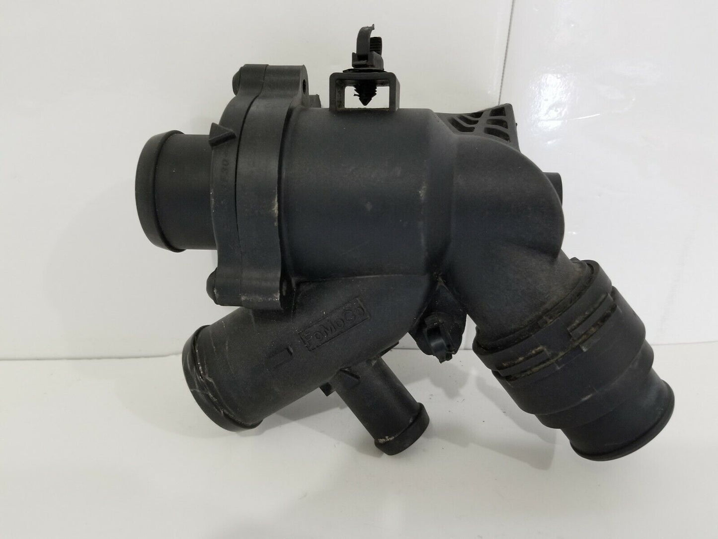 Land Rover LR4 2010-2013 OEM Thermostat Housing 5.0L V8