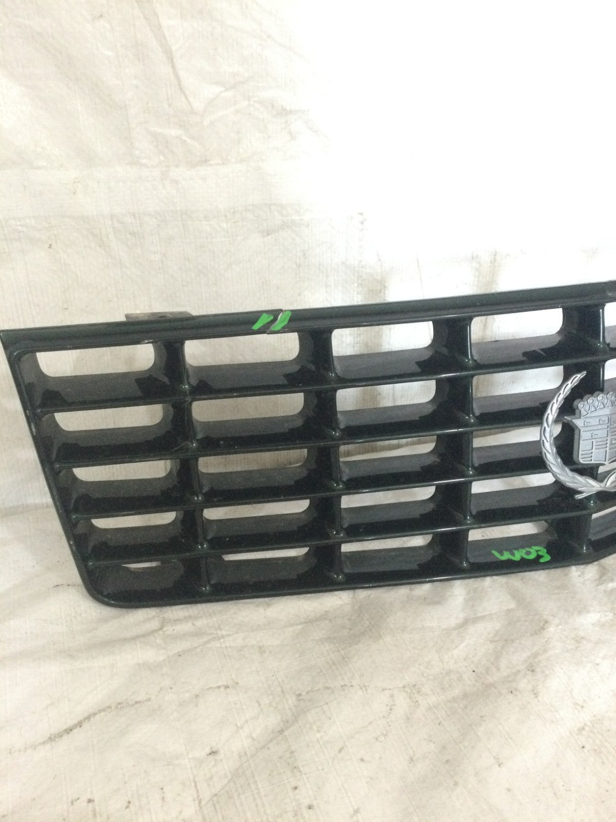 1997 Cadillac Seville Grille OEM MARKED DAMAGE