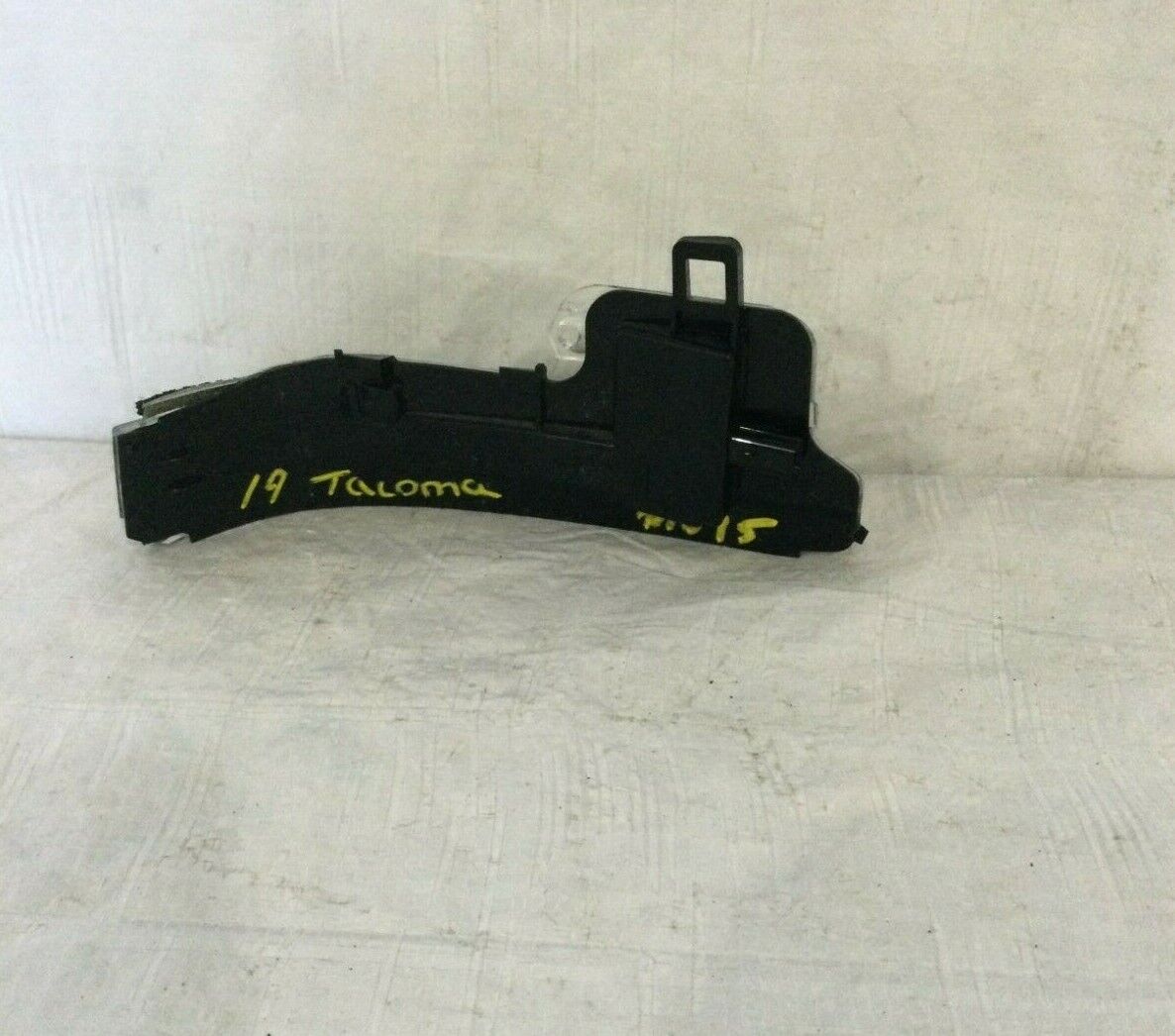 Toyota Tacoma 2016-2019 Mirror Turn Signal Left Driver Side LH OEM