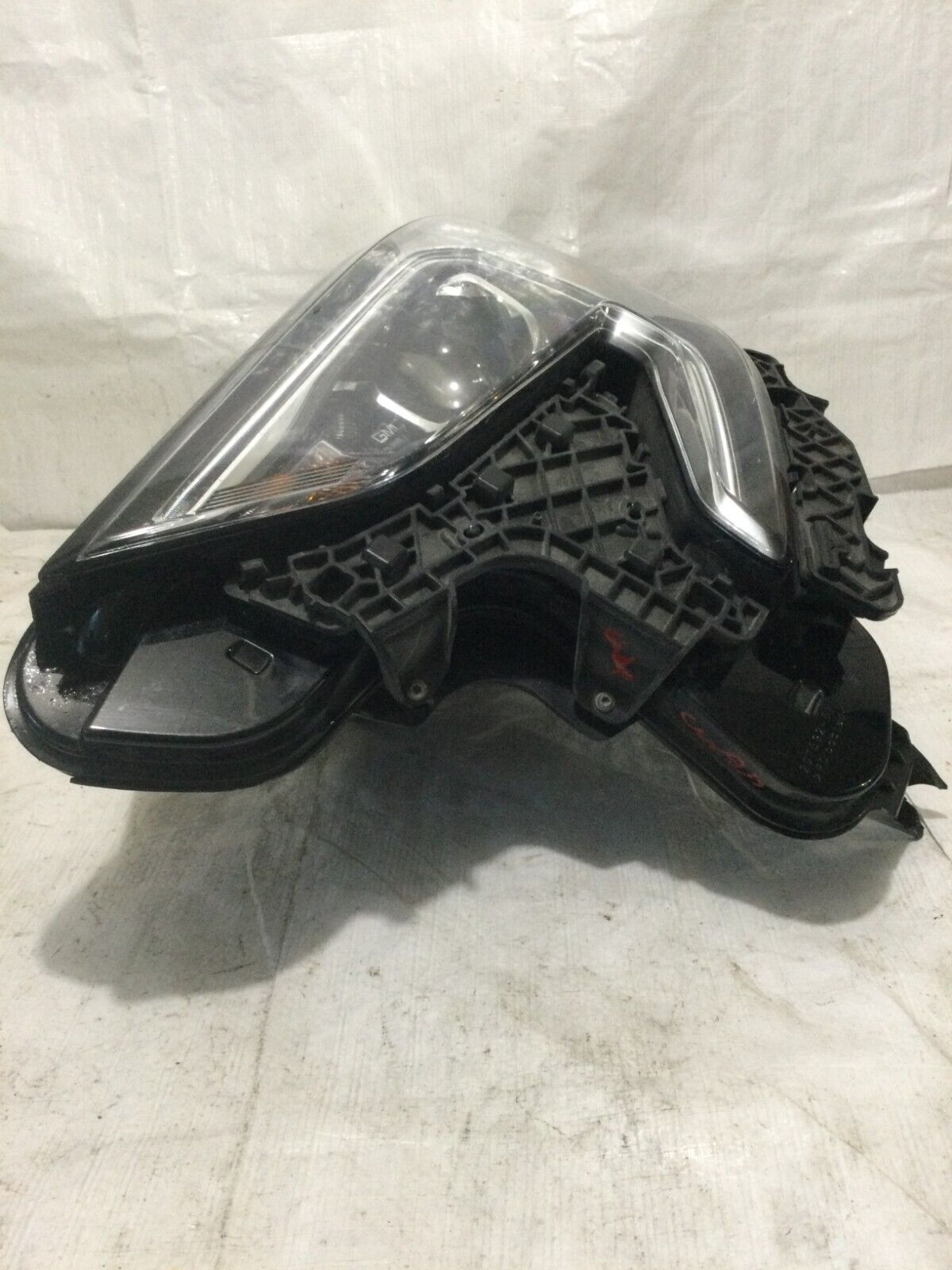 2021 GMC Terrain Left Driver HID Xenon Headlight 84312726 OEM ( DAMAGE TAB )