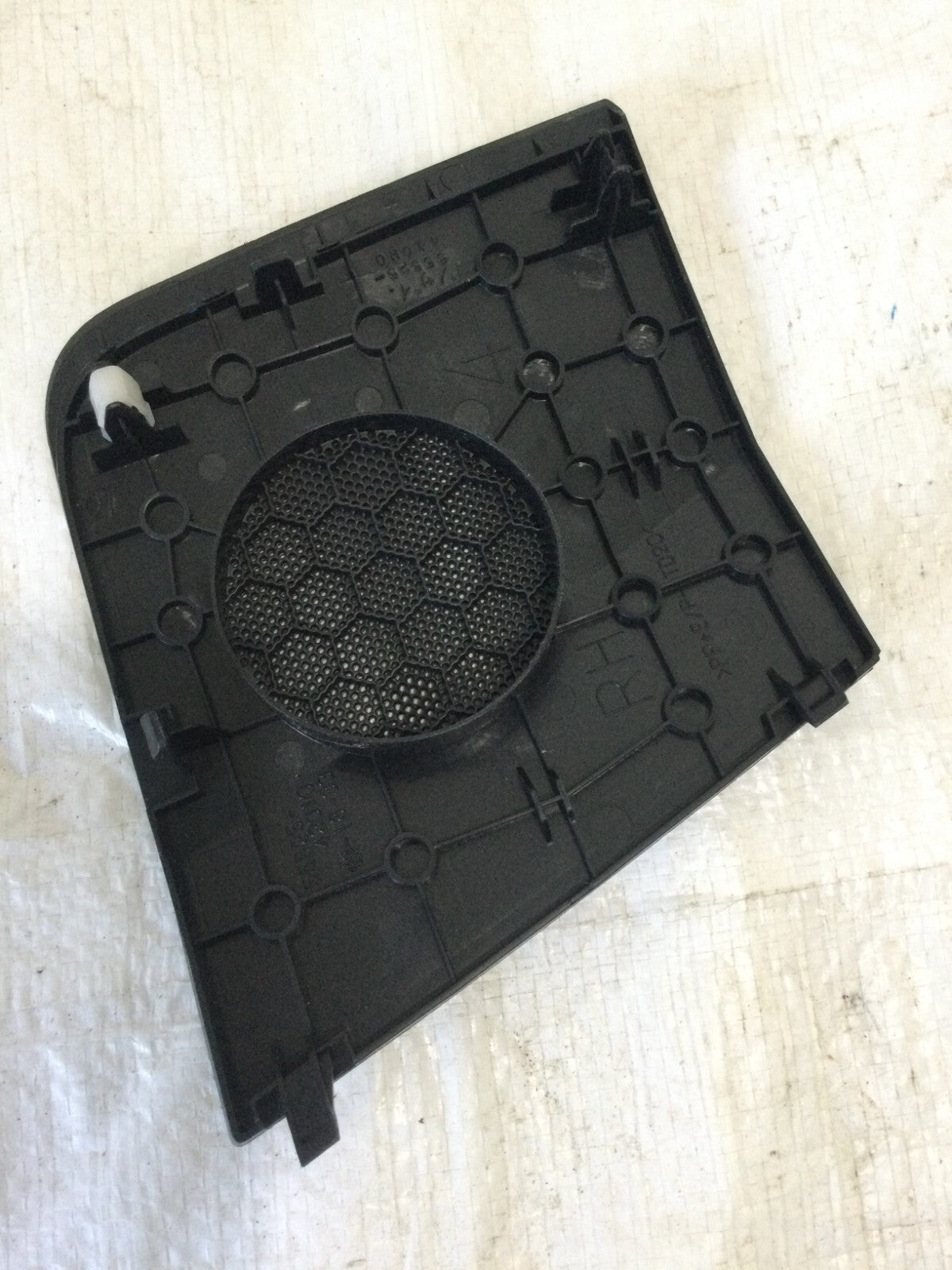 Passenger Side Right Tweeter Speaker Cover 55525-42010 Toyota RAV4 2018
