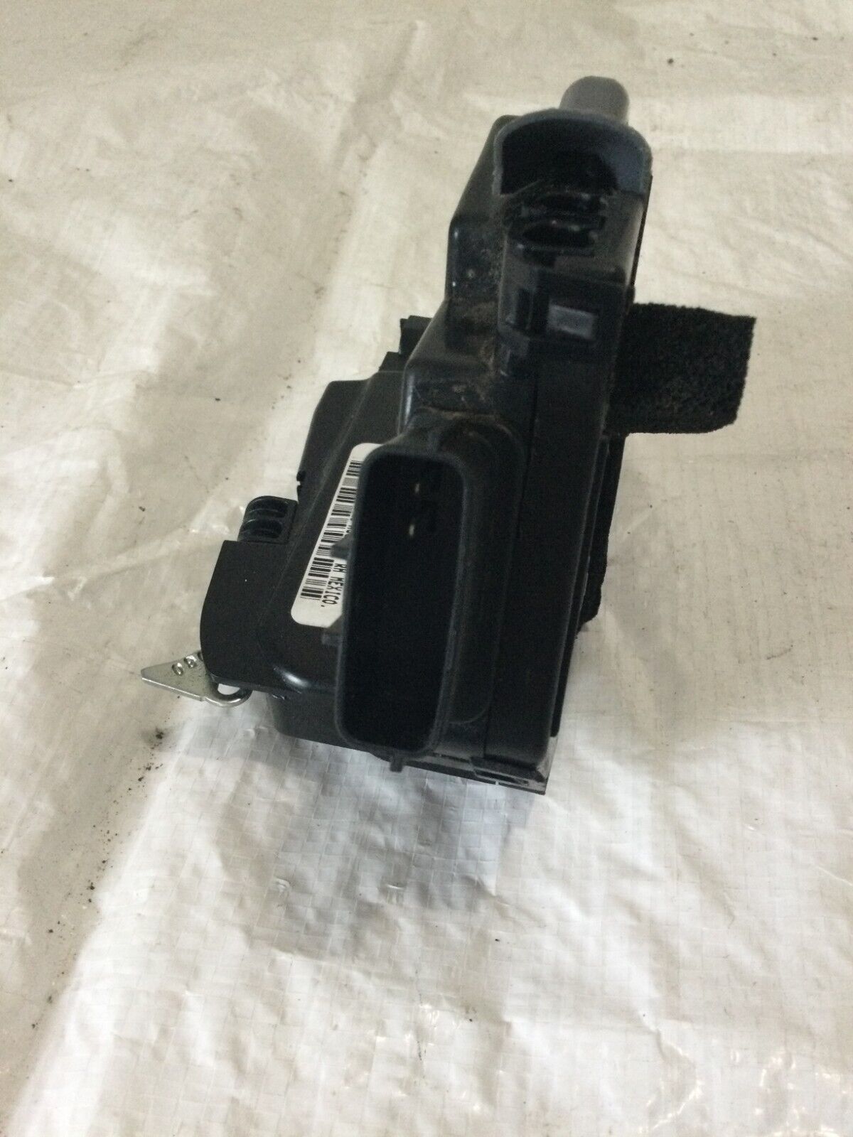 2020 Nissan Rogue Front Right Door Lock Actuator OEM 805004BA0B