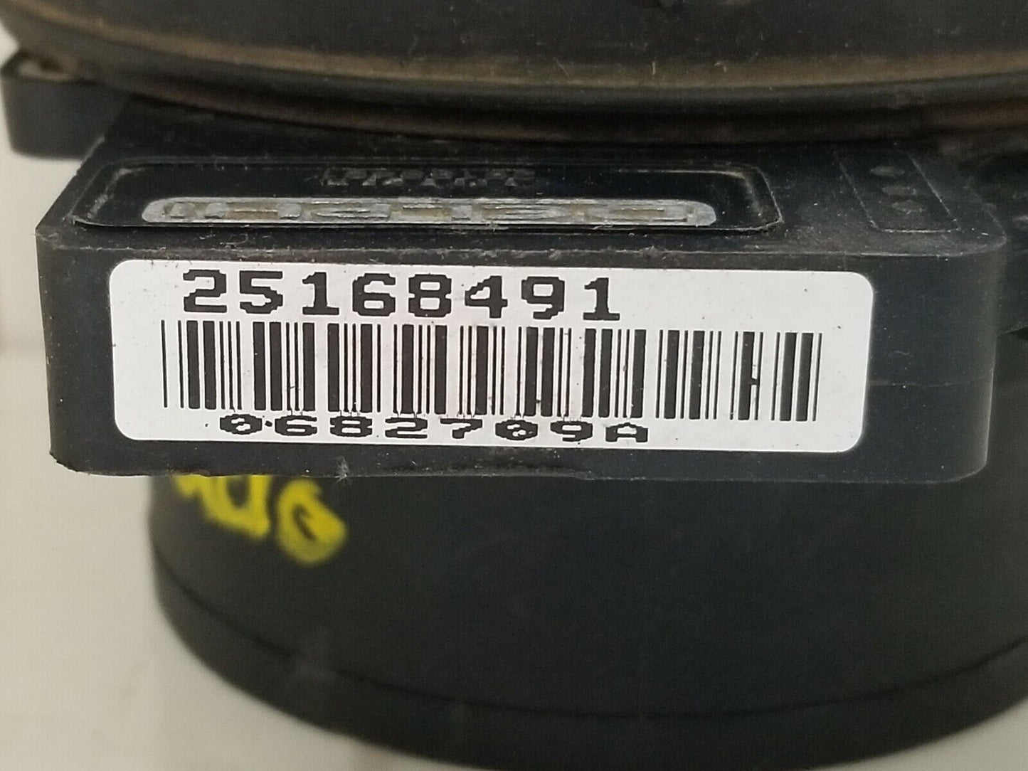 Chevrolet Silverado 1500 Mass Air Flow Sensor 25168491 OEM