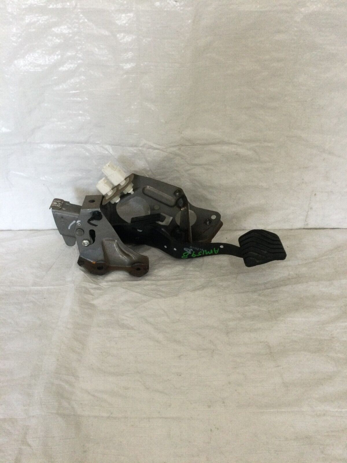 2020 Nissan Rogue Brake Pedal OEM