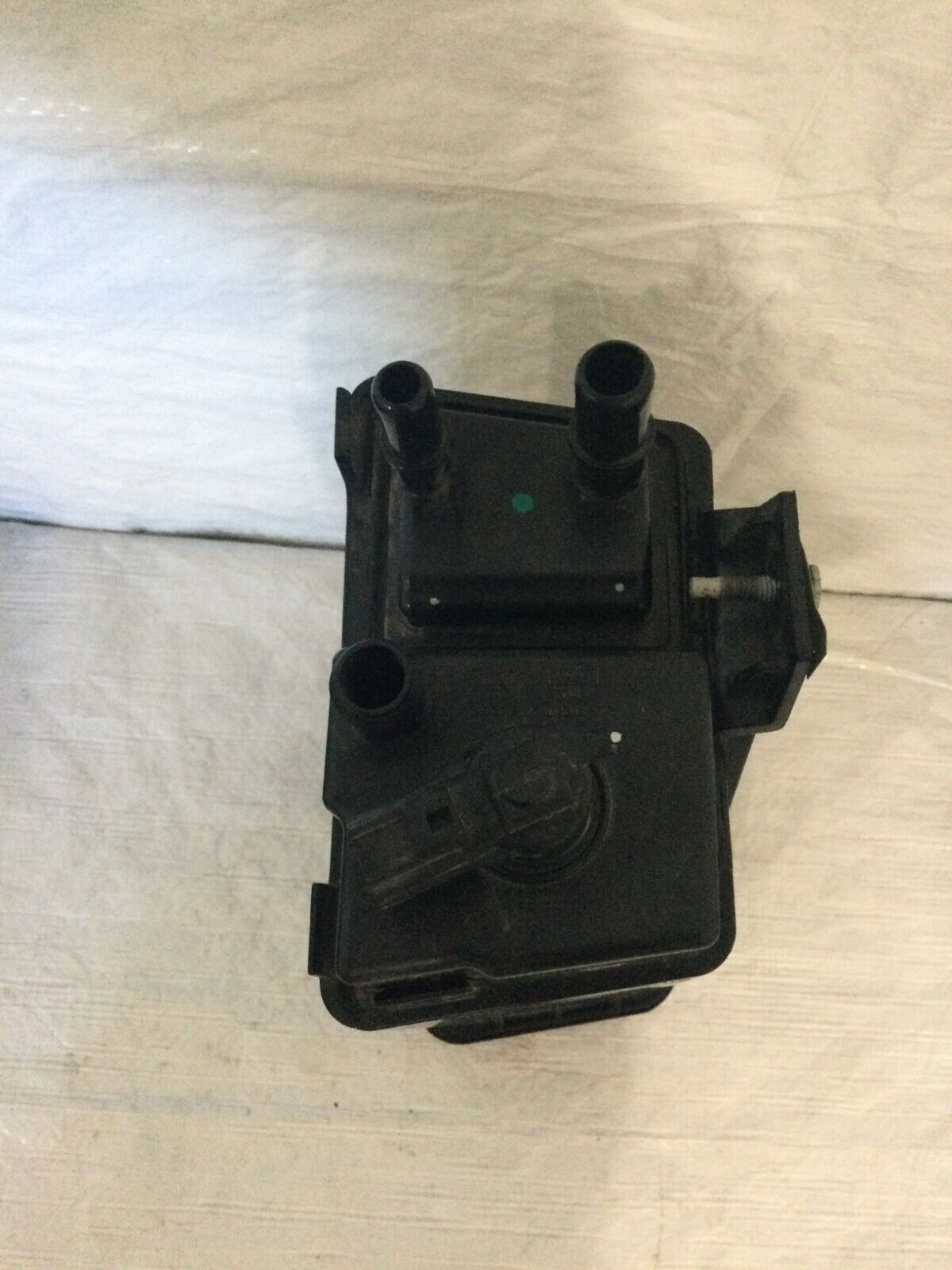Fuel Vapor Canister 2014 Ford Taurus AG13-9D653-BA OEM