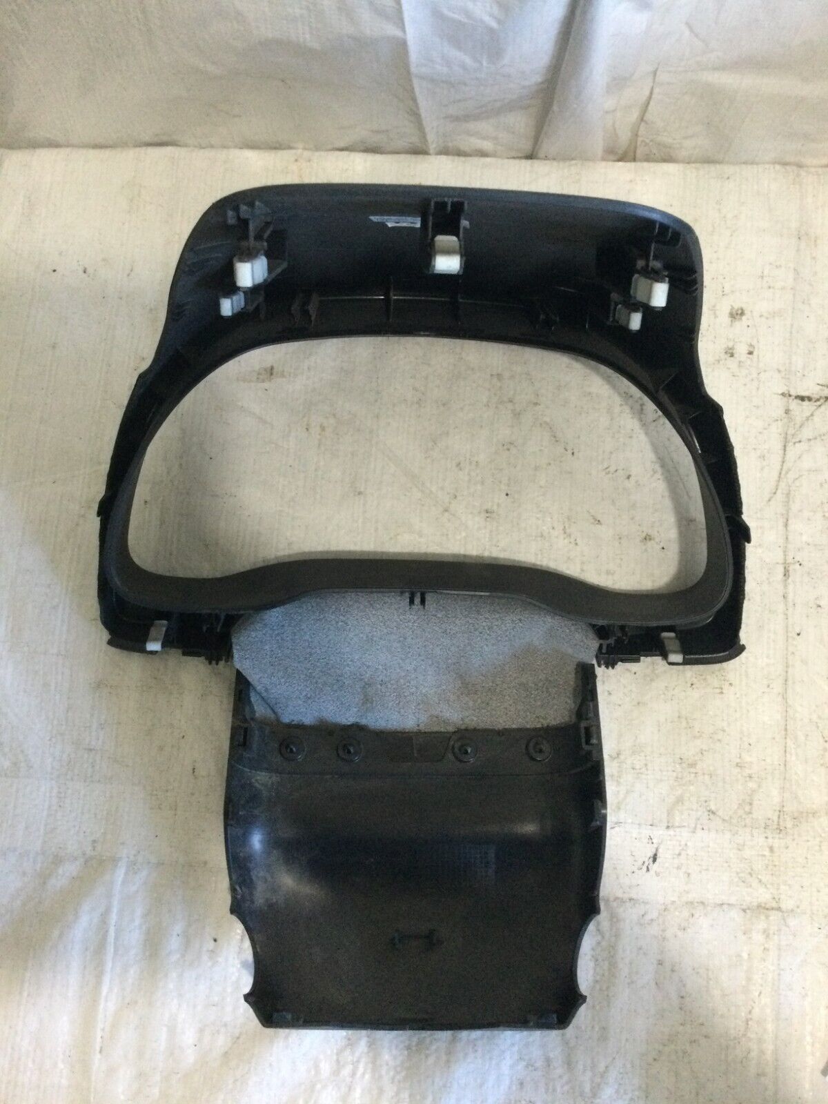 Hyundai Elantra 2017 Instrument Cluster Panel Facia Bezel 84830-F2000 OEM