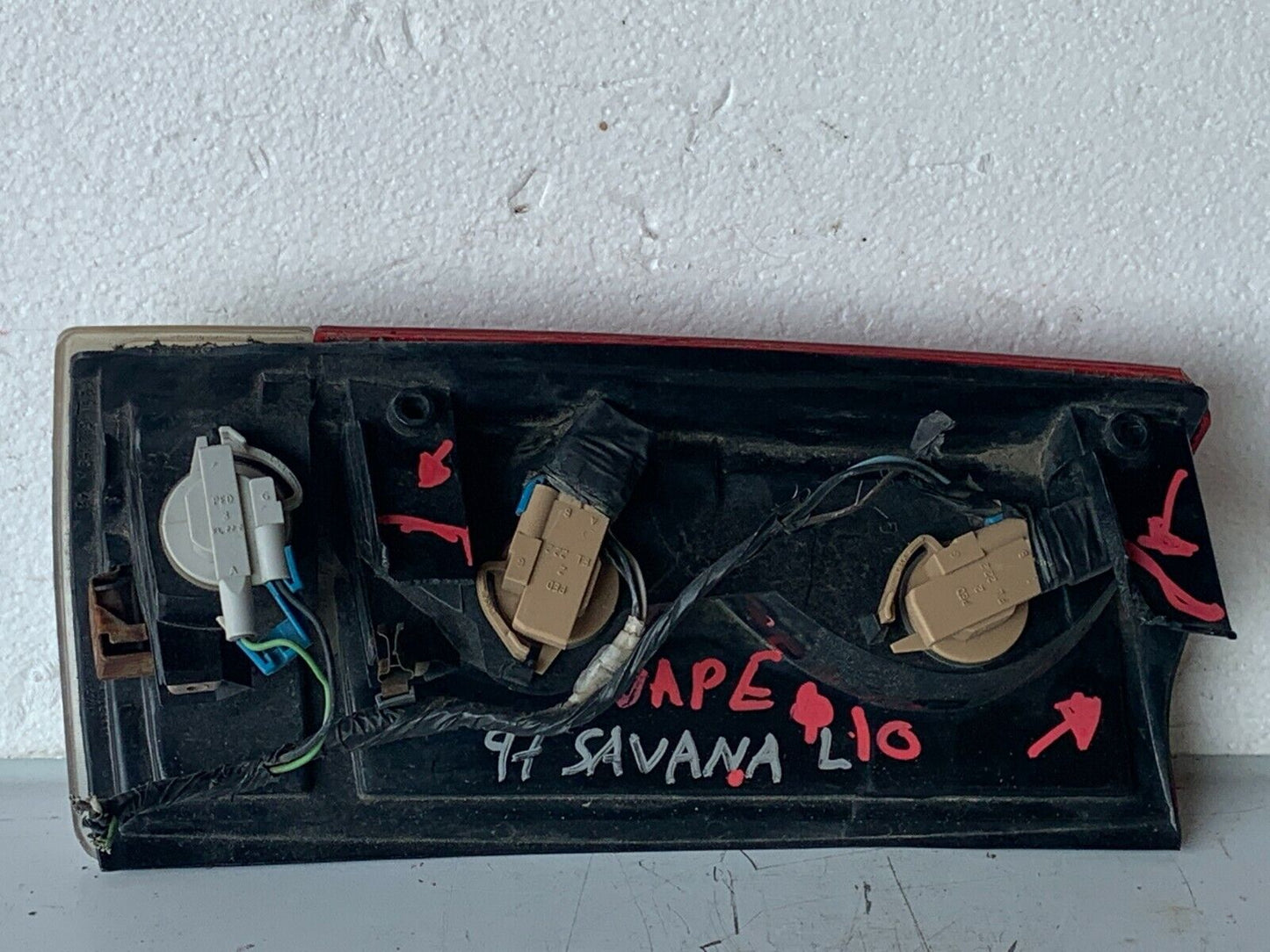 1996-1999 Chevrolet Express GMC Savana Rear Left Driver Side Tail Light Lamp OEM