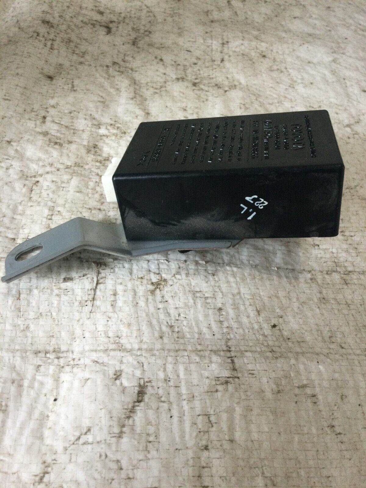 Toyota Prius Tire Pressure Module 89760-47010 2005-2009 OEM