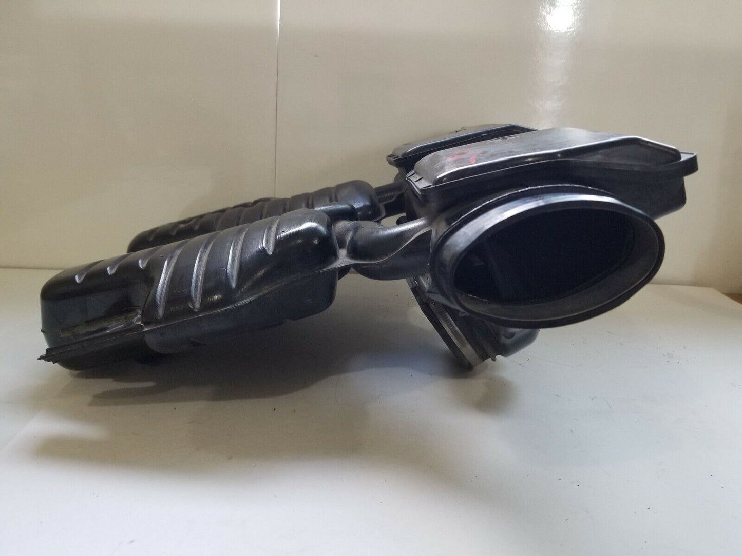 Land Rover LR4 2010-2013 OEM Air Intake Duct Resonator 5.0L V8