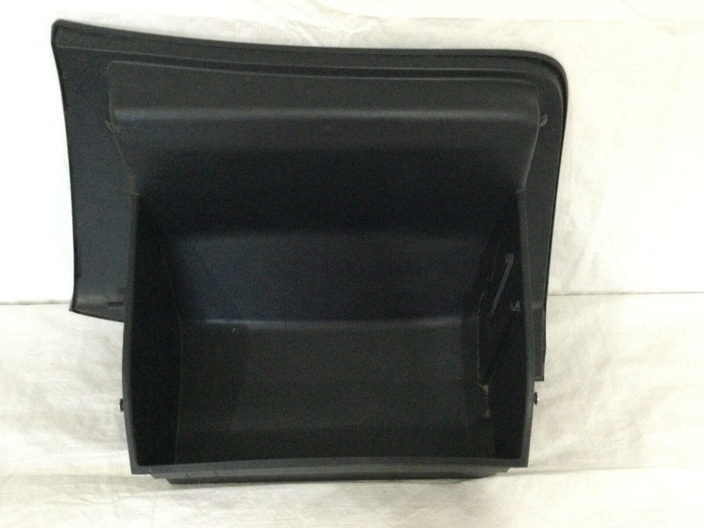 2020 Nissan Rogue Glove Box Assembly OEM 6851004BA0A/B