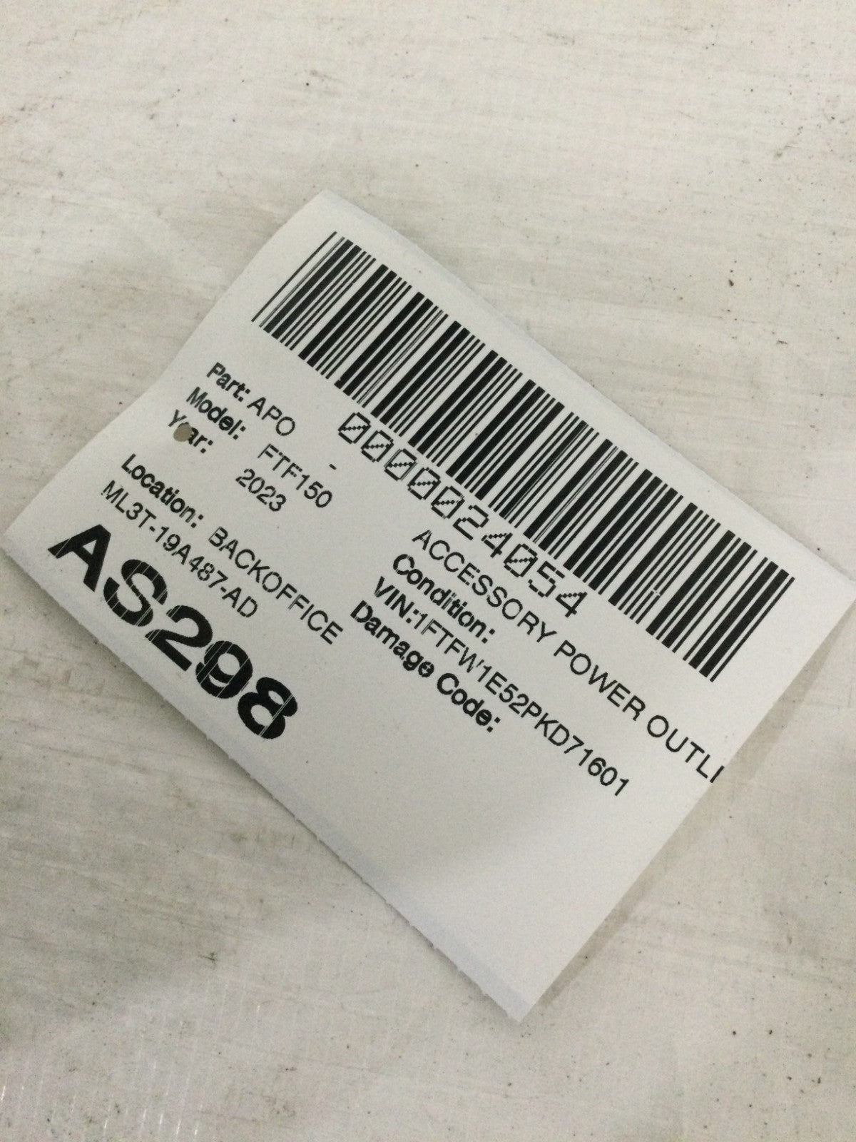 2023 Ford F-150 Power Outlet Hub Plug Port OEM ML3T-19A487-AD
