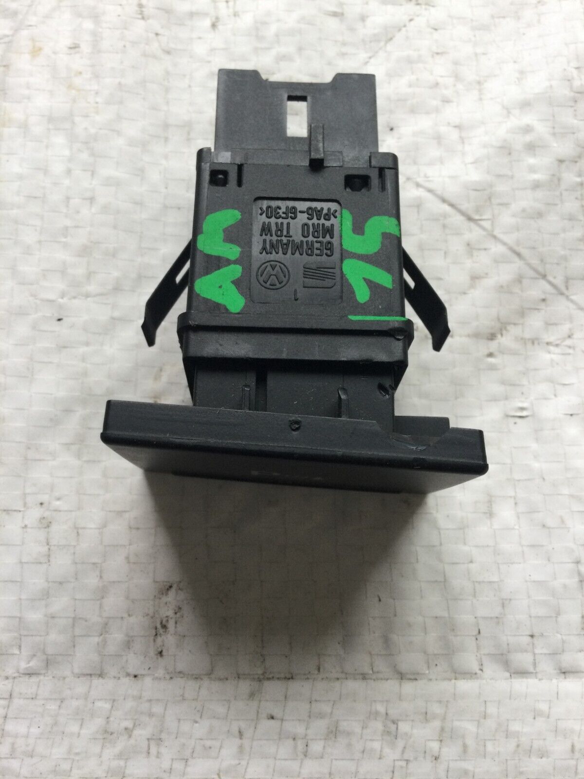 Volkswagen Touareg 2007 Parking (PDC) sensor switch 7L6919281A