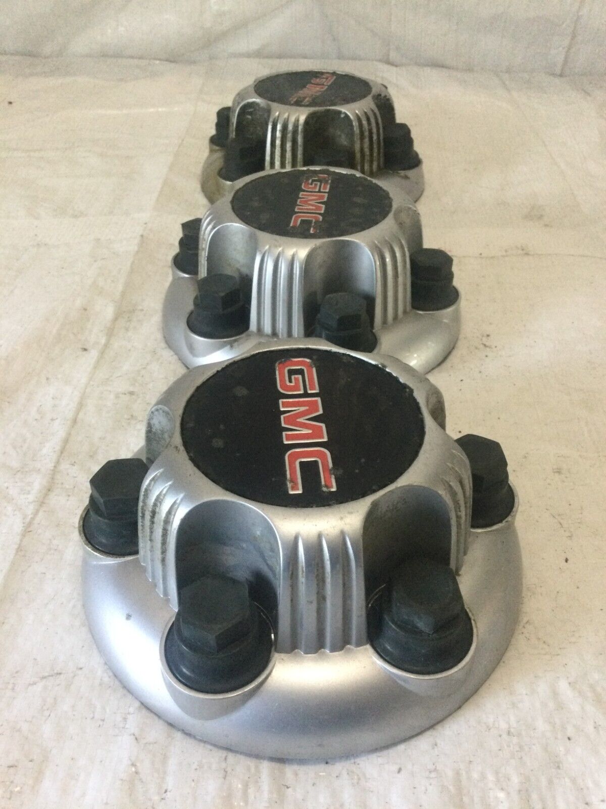 Set of 3 1999-2007 GMC Sierra 1500 6-Lug Center Caps Hubcaps OEM