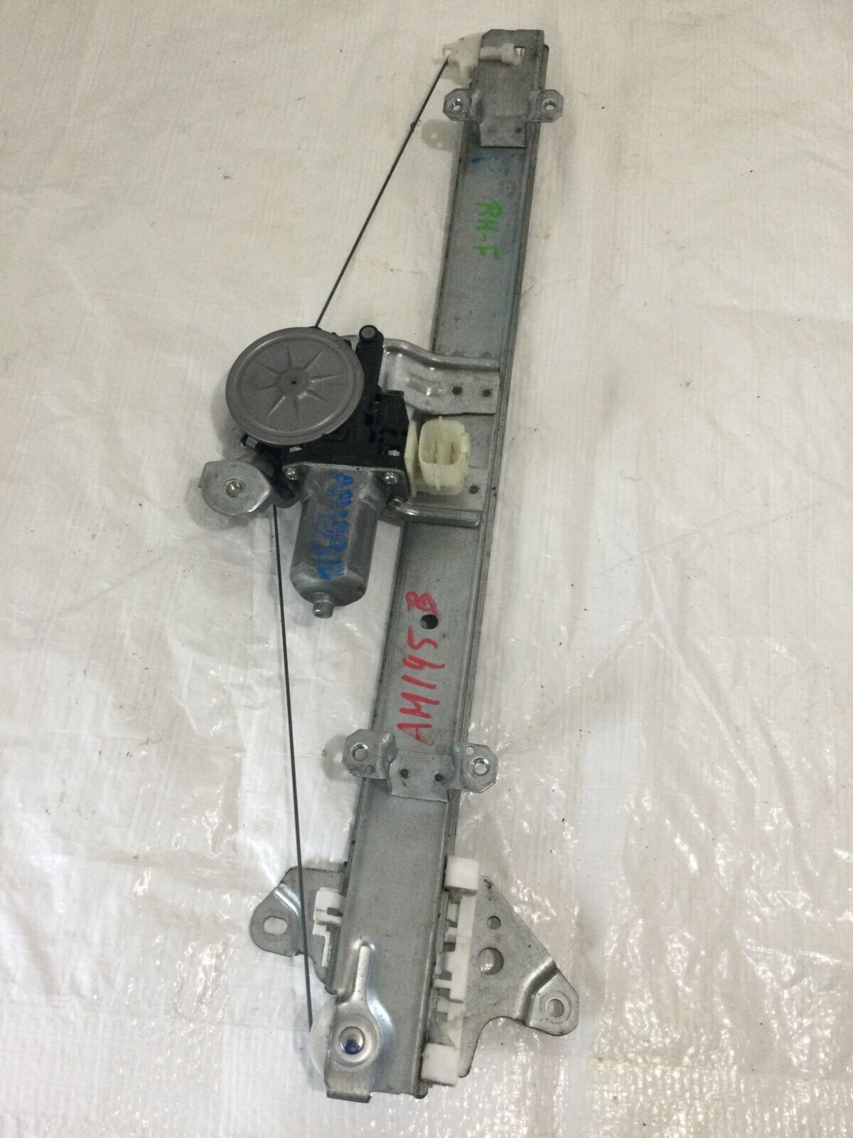 2020 Nissan Rogue Front Right Power Window Regulator Motor OEM