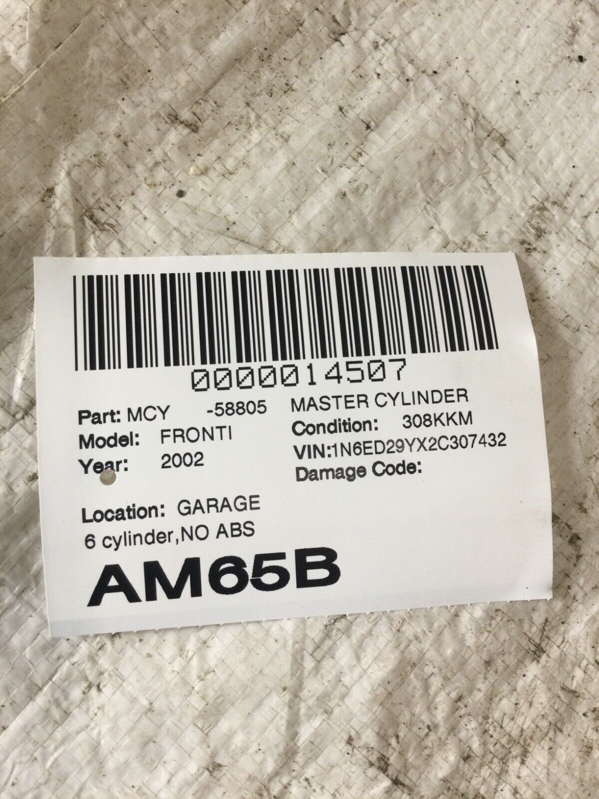 2002 Nissan Frontier Master Brake Cylinder W/ Reservoir OEM