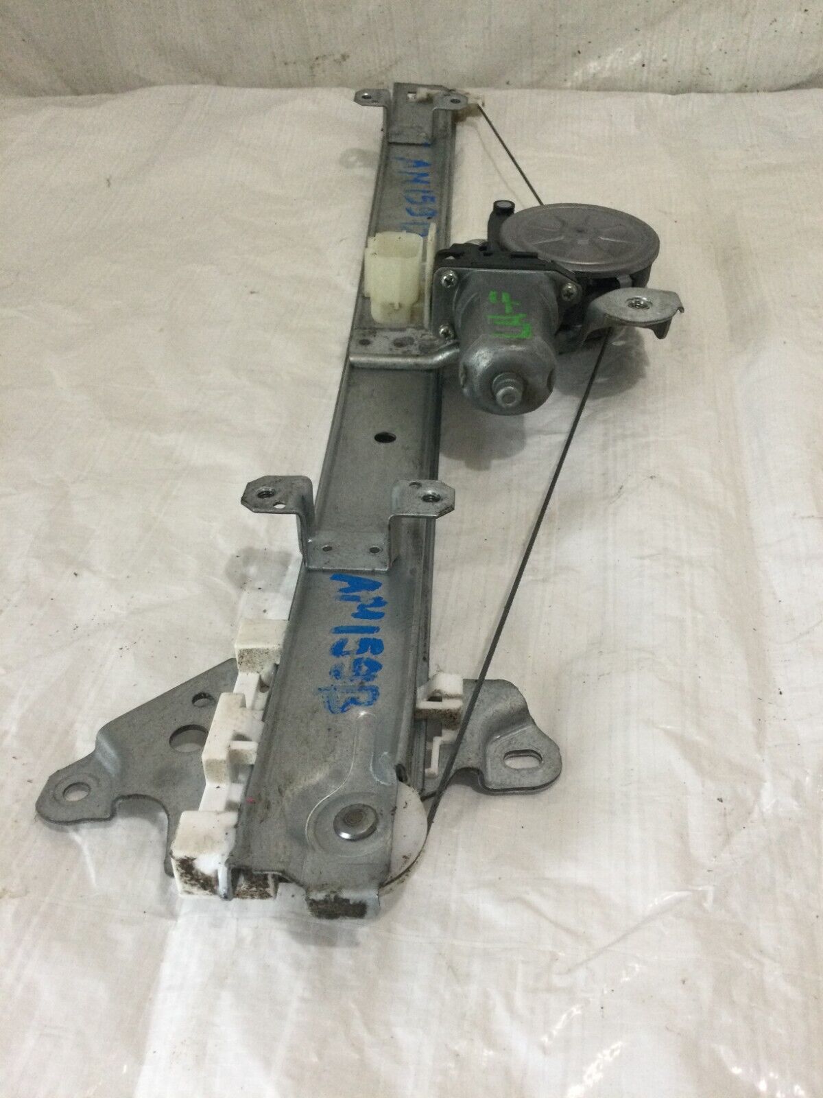 2020 Nissan Rogue Front Left Power Window Regulator Motor OEM