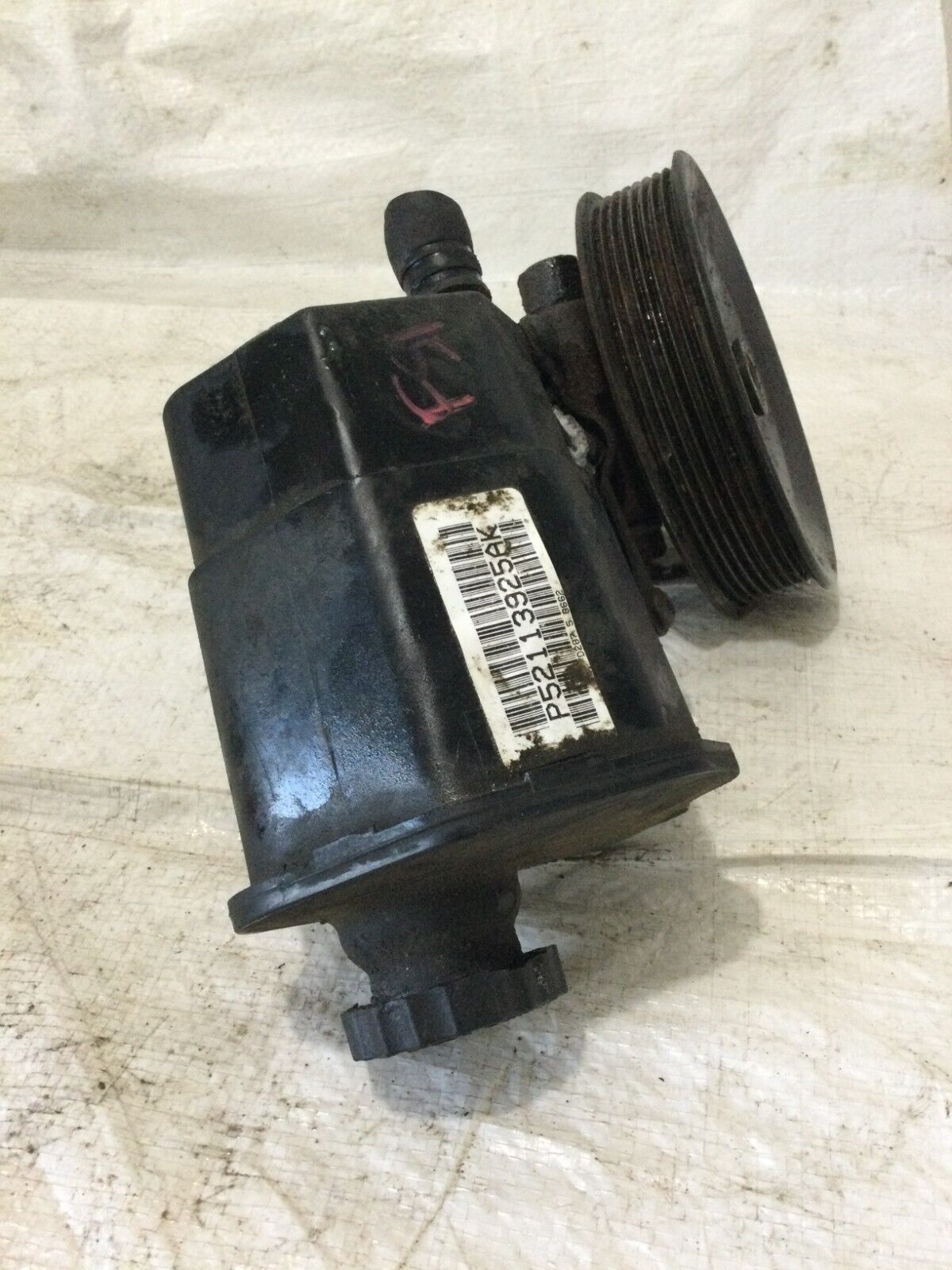 Power Steering Pump w/Pulley 52113925AK 2006 Dodge Ram 3500 5.9L Diesel