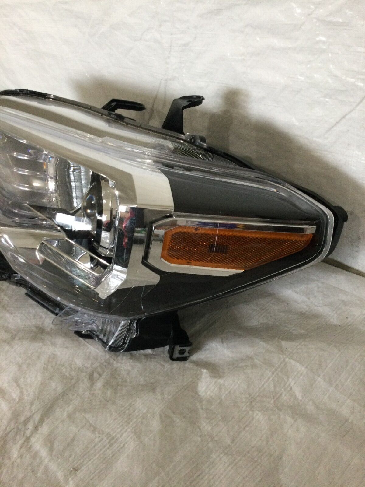 2022 Toyota Tacoma Headlight Head Light Driver Left LH Halogen OEM