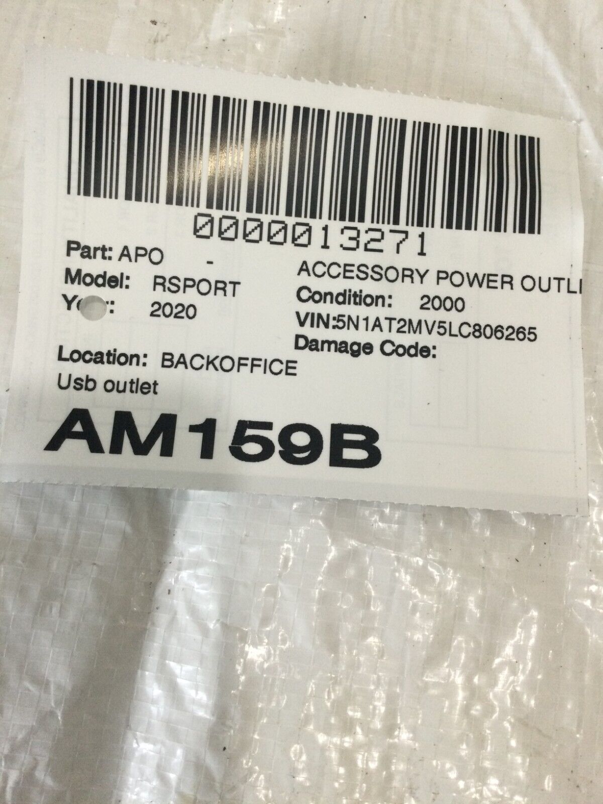 284H3-7FH0A Nissan Rogue 2017-2020 USB and AUX Ports Auxiliary Jack OEM USED