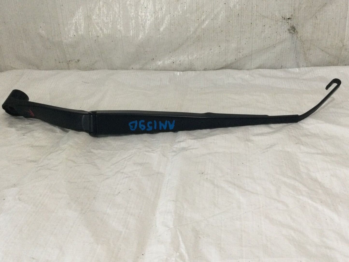 2020 Nissan Rogue Right Rear Windshield Wiper Arm OEM