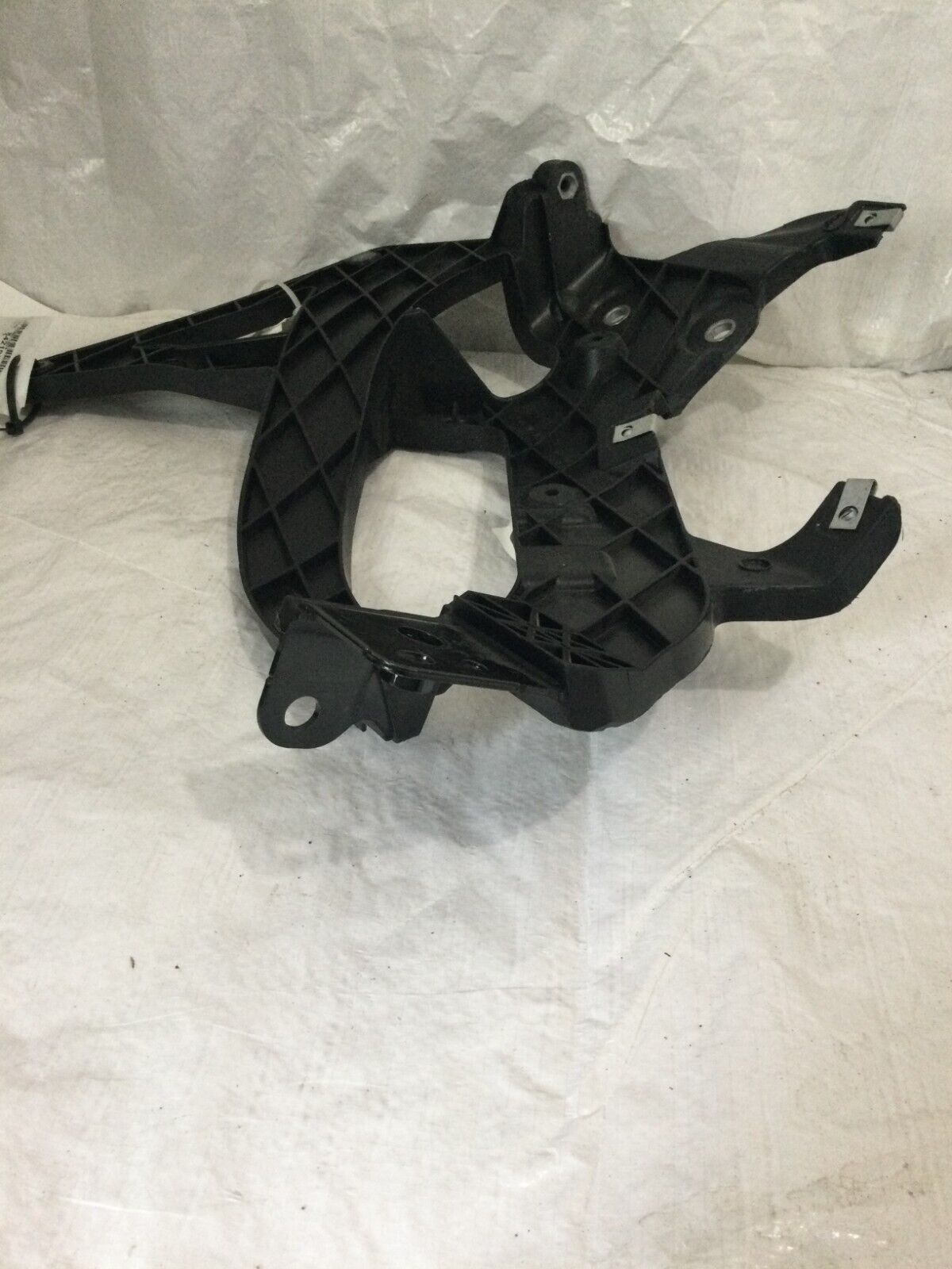 Chevrolet Silverado 1500 Left LH Side Bumper Impact Bracket 2019-2022 84219065