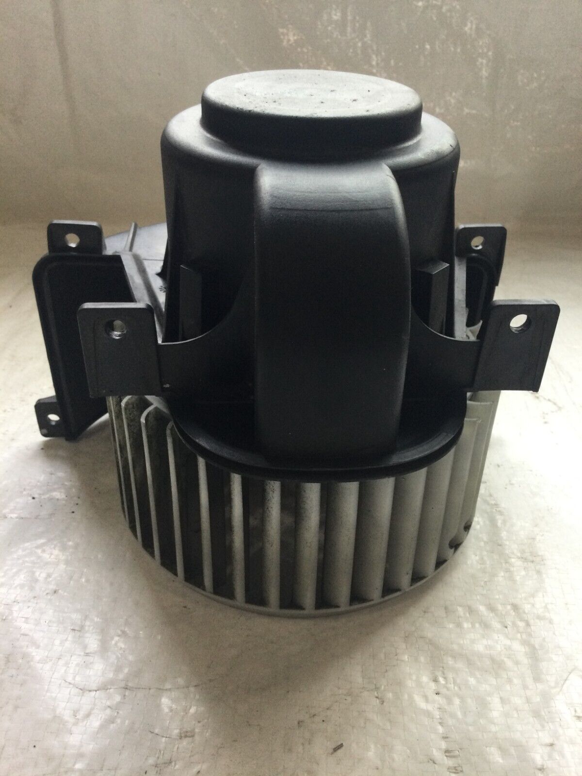 OEM Volkswagen VW Touareg 2007 A/C Heater Blower Motor Front 7L0820021L