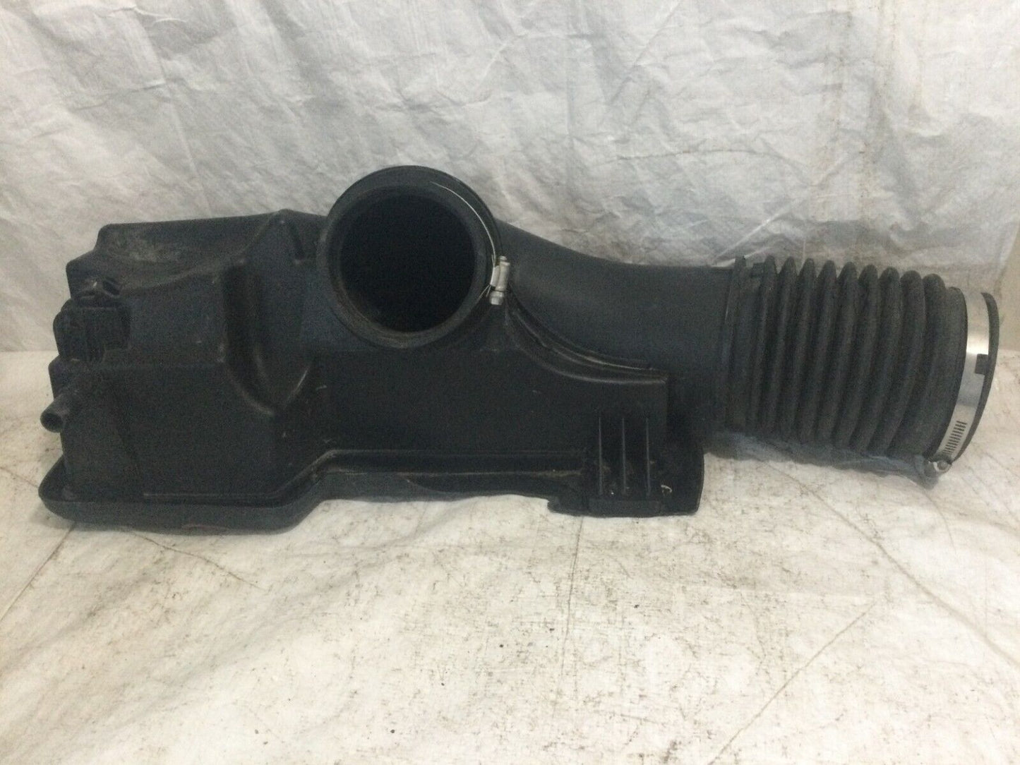 Air Cleaner Outlet Duct OEM 2019 Silverado Sierra 1500 5.3L 84493960 ( DAMAGED )