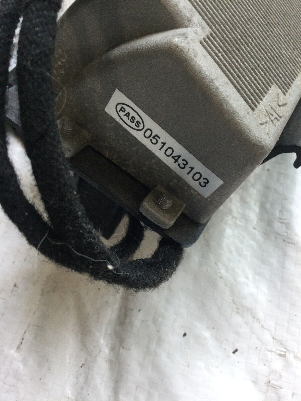 Volkswagen VW Touareg 04-07 Rear Trunk Power Outlet Inverter 7L6907155A