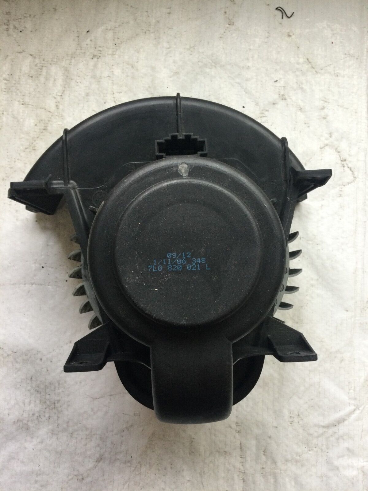 OEM Volkswagen VW Touareg 2007 A/C Heater Blower Motor Front 7L0820021L