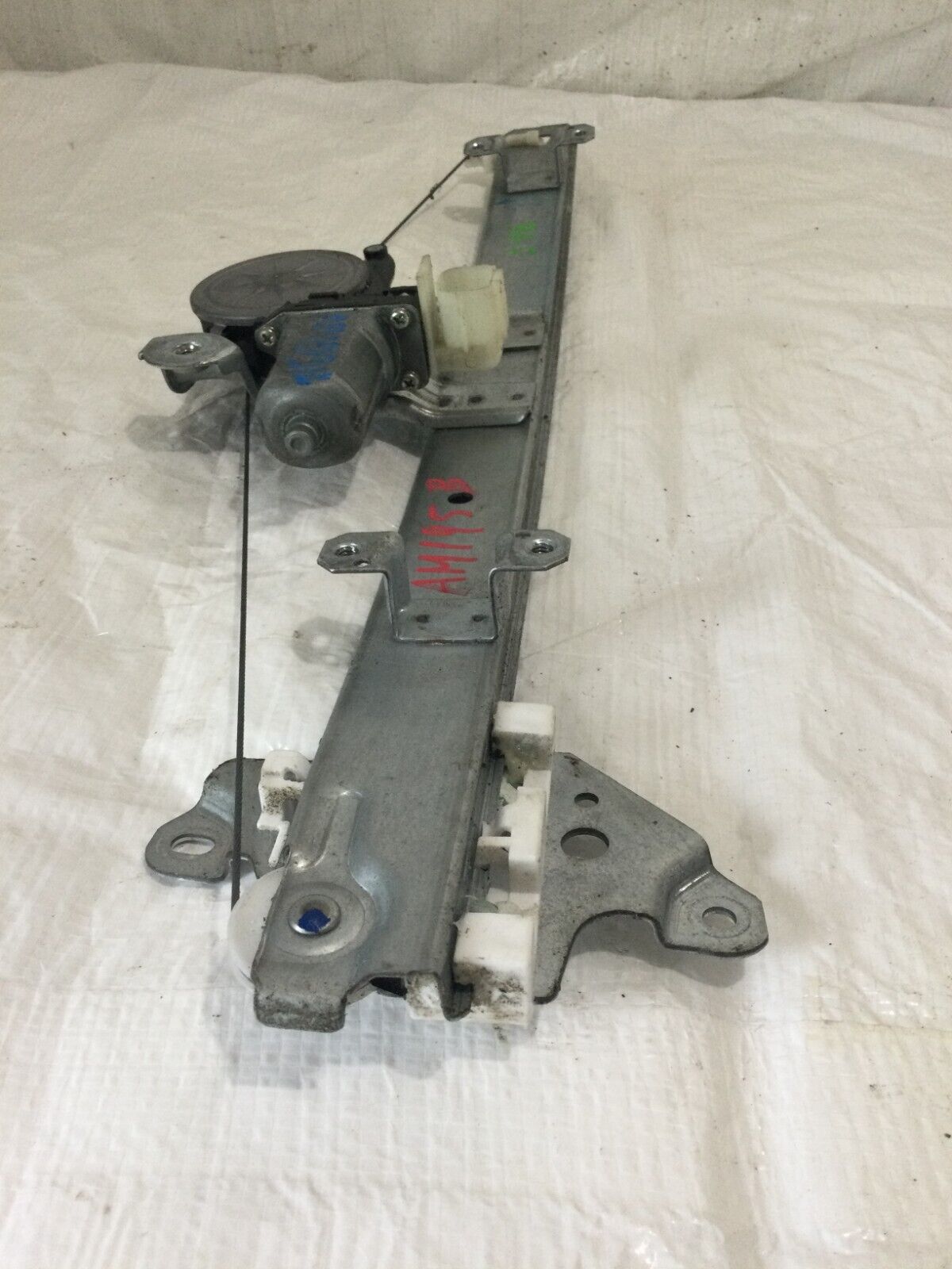 2020 Nissan Rogue Front Right Power Window Regulator Motor OEM