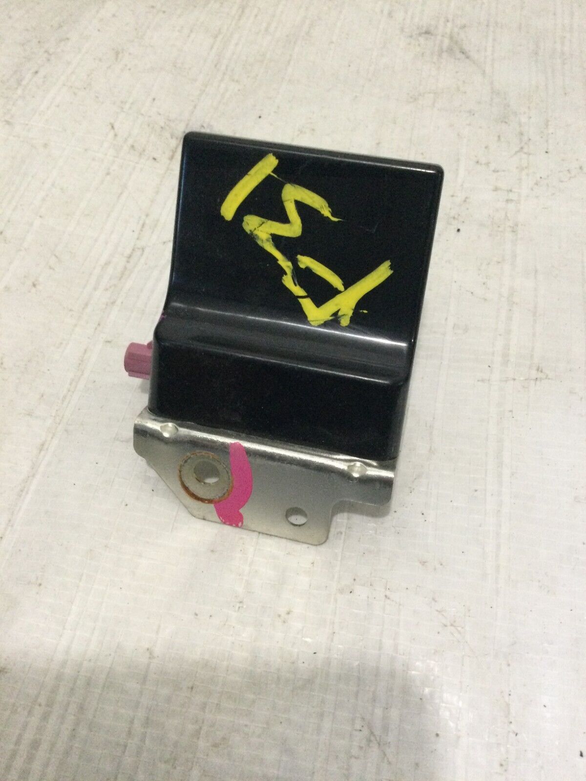 2021 Ram 3500 Satellite Antenna Receiver 68293977AA OEM