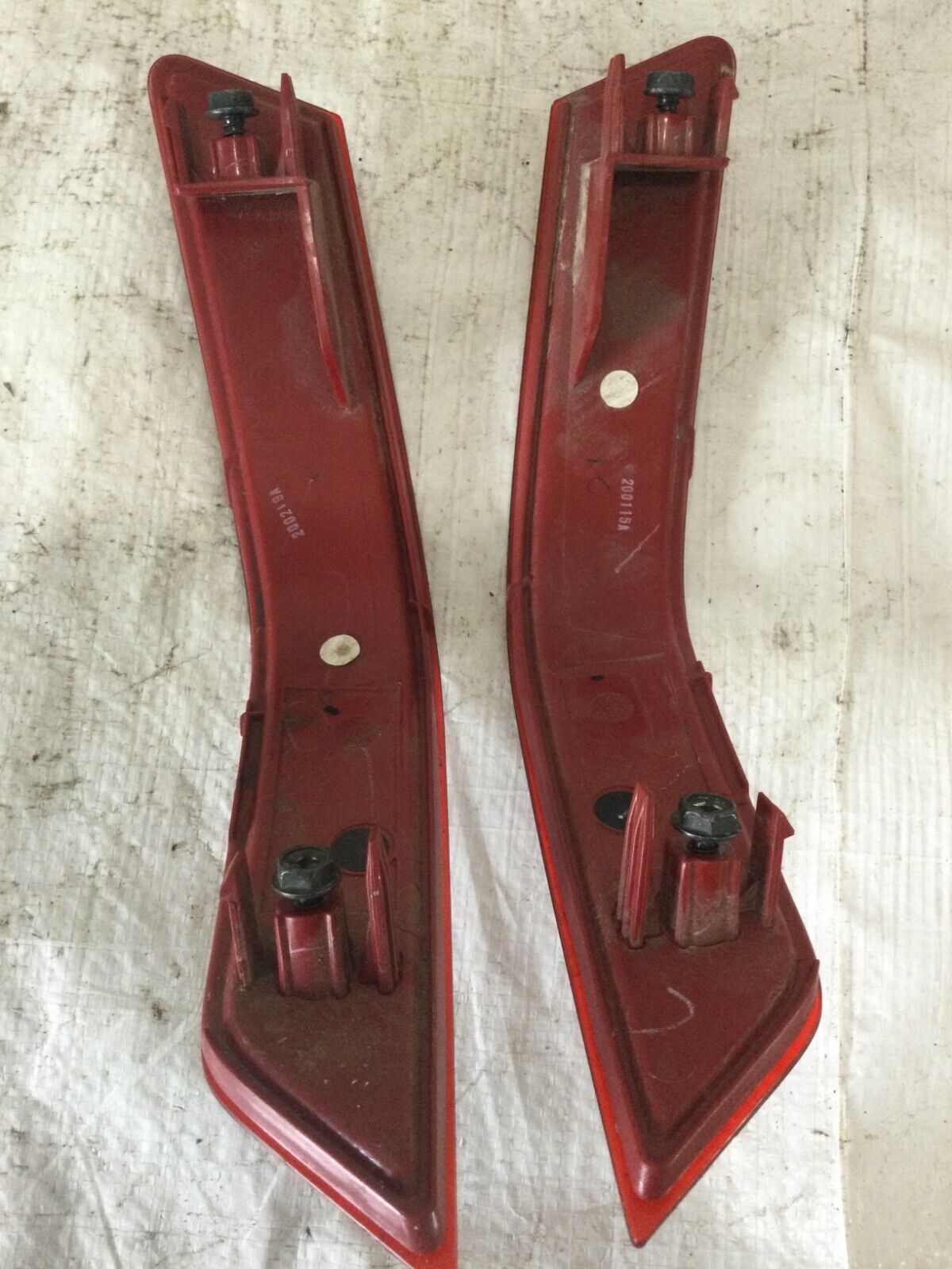 2020 Nissan Rogue Rear Bumper Reflector Left & Right OEM